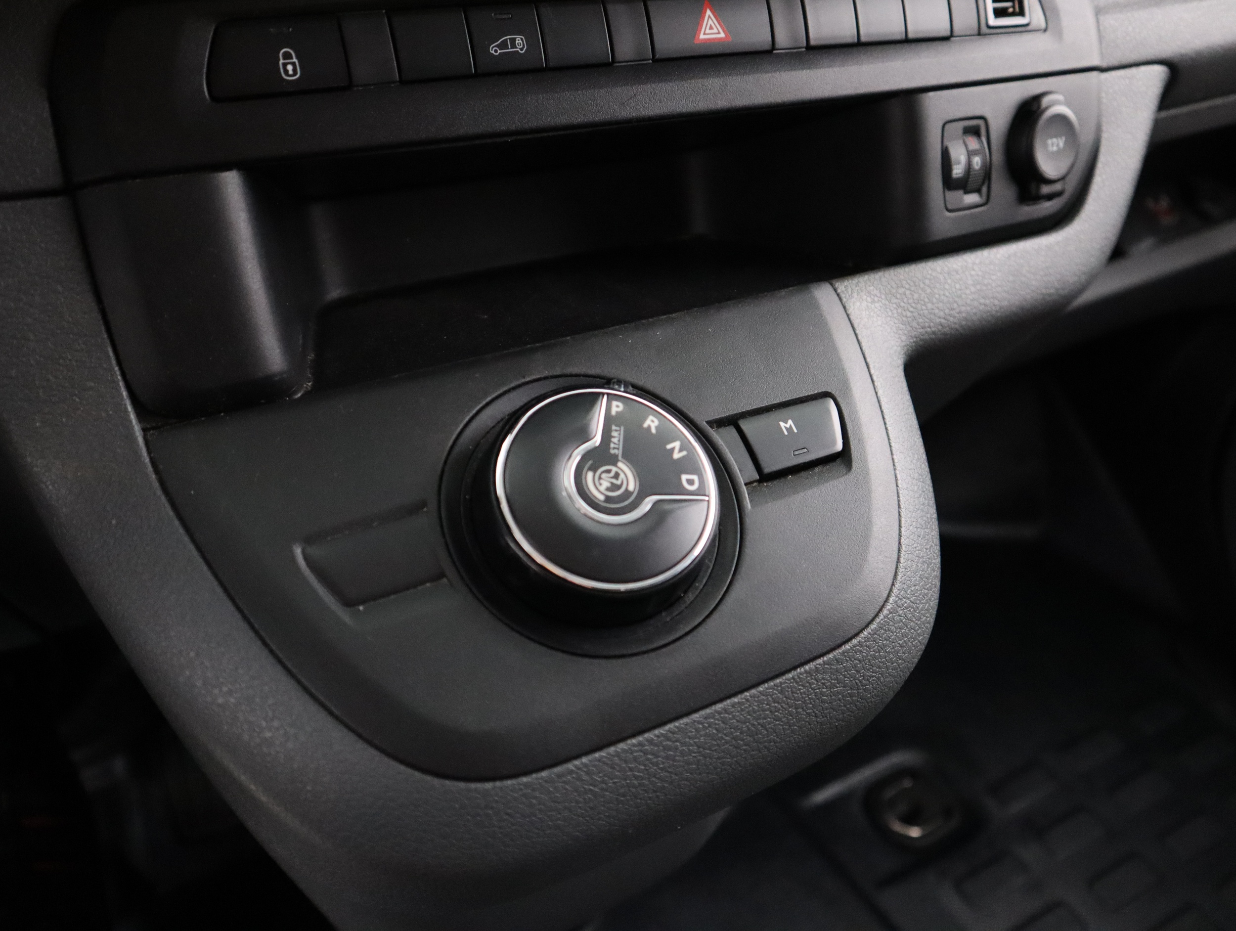 PEUGEOT EXPERT 2021
