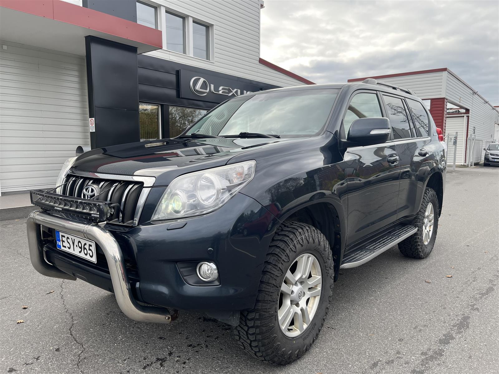 TOYOTA Land Cruiser 2011