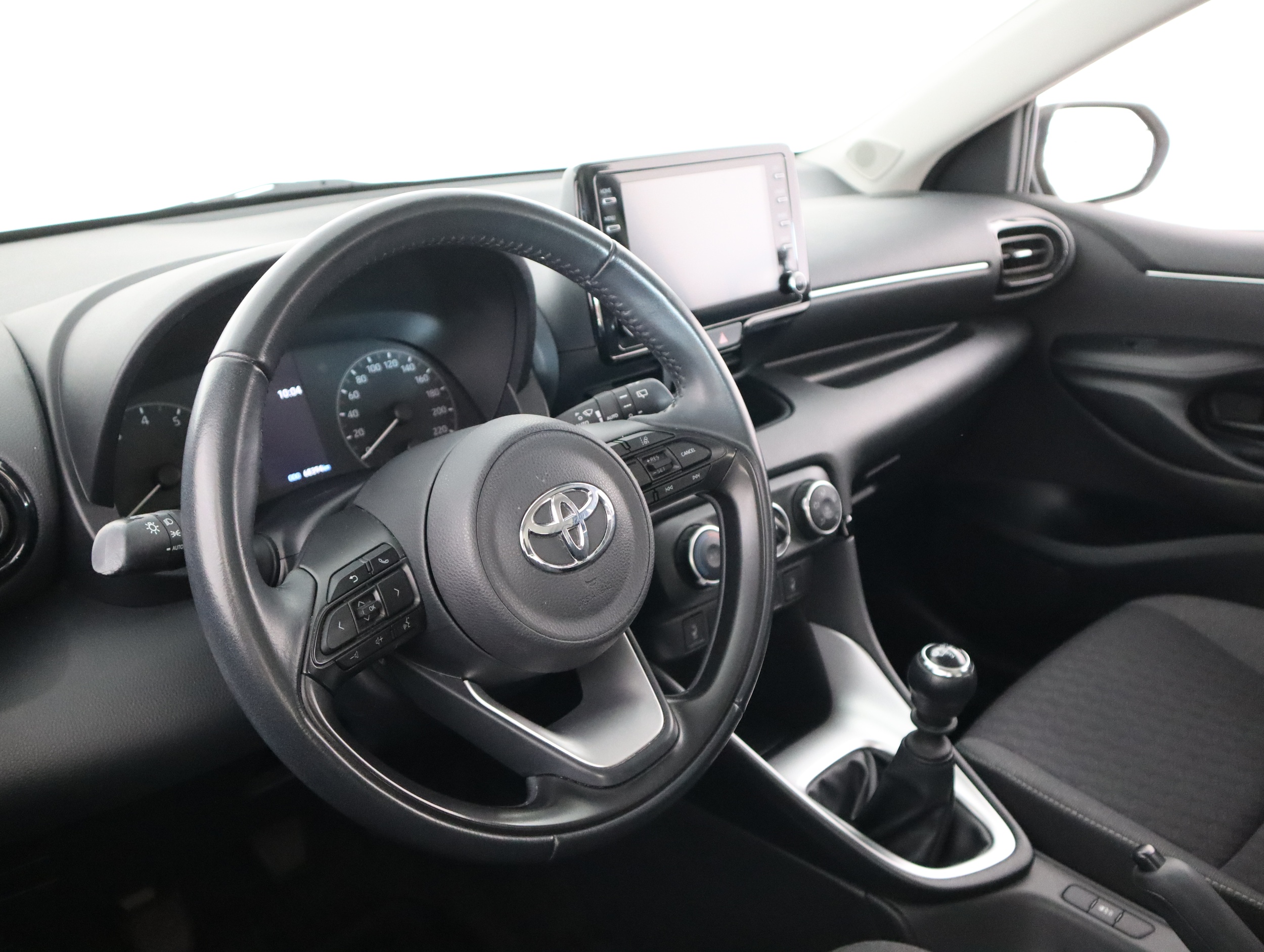 TOYOTA Yaris 2023