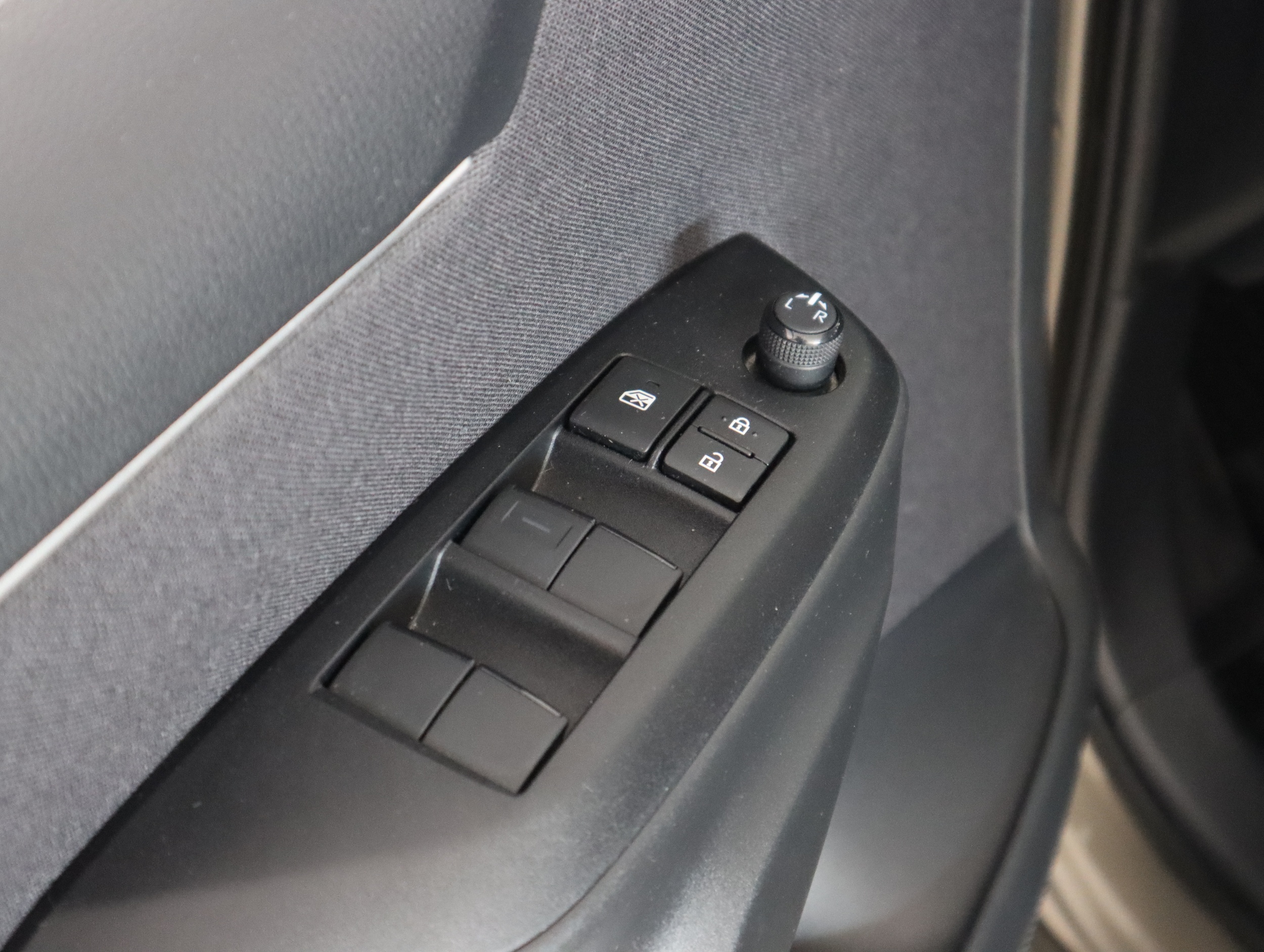 TOYOTA Yaris 2023