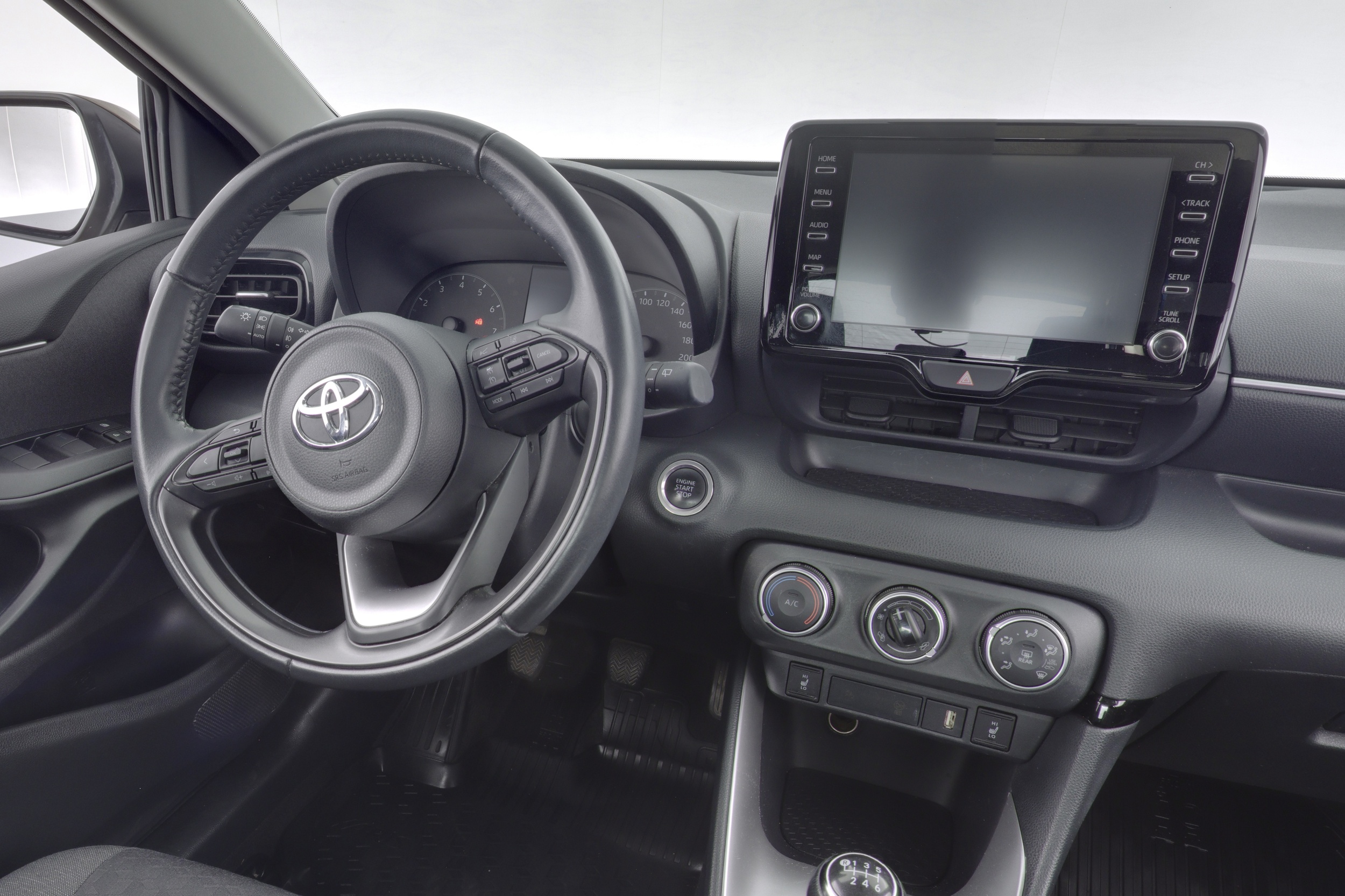 TOYOTA Yaris 2023