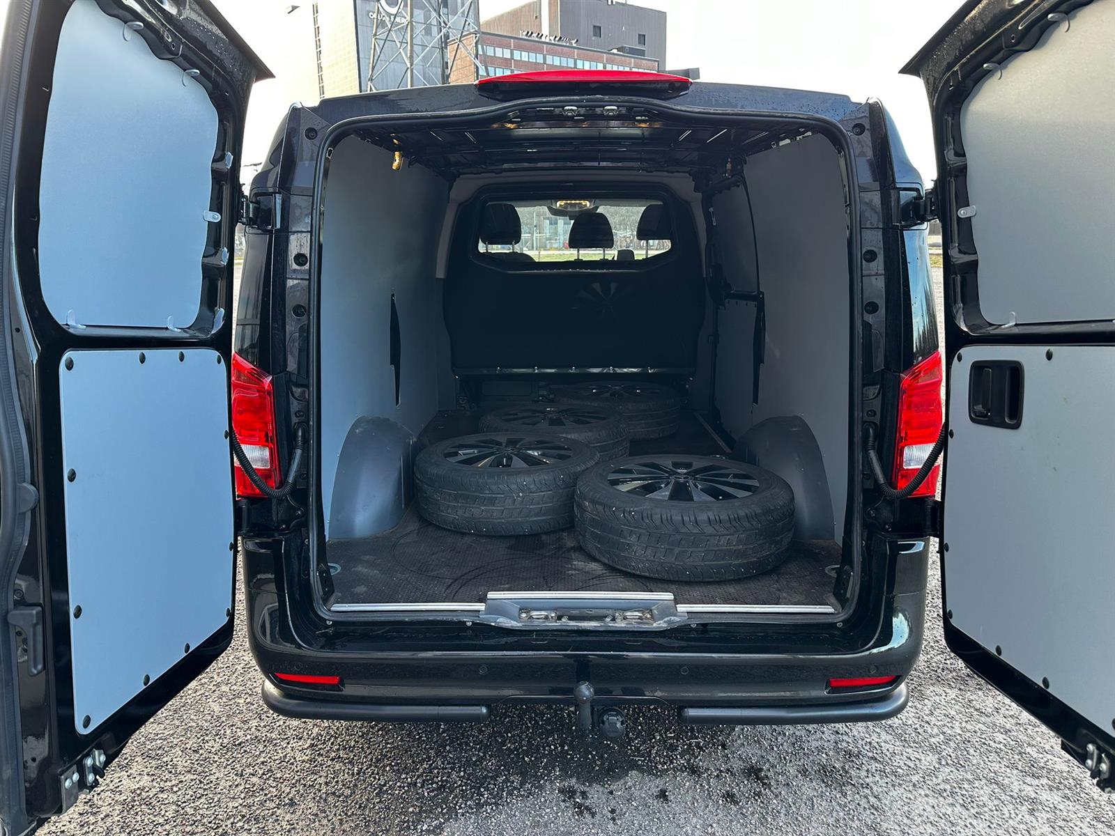 MERCEDES-BENZ VITO 2025