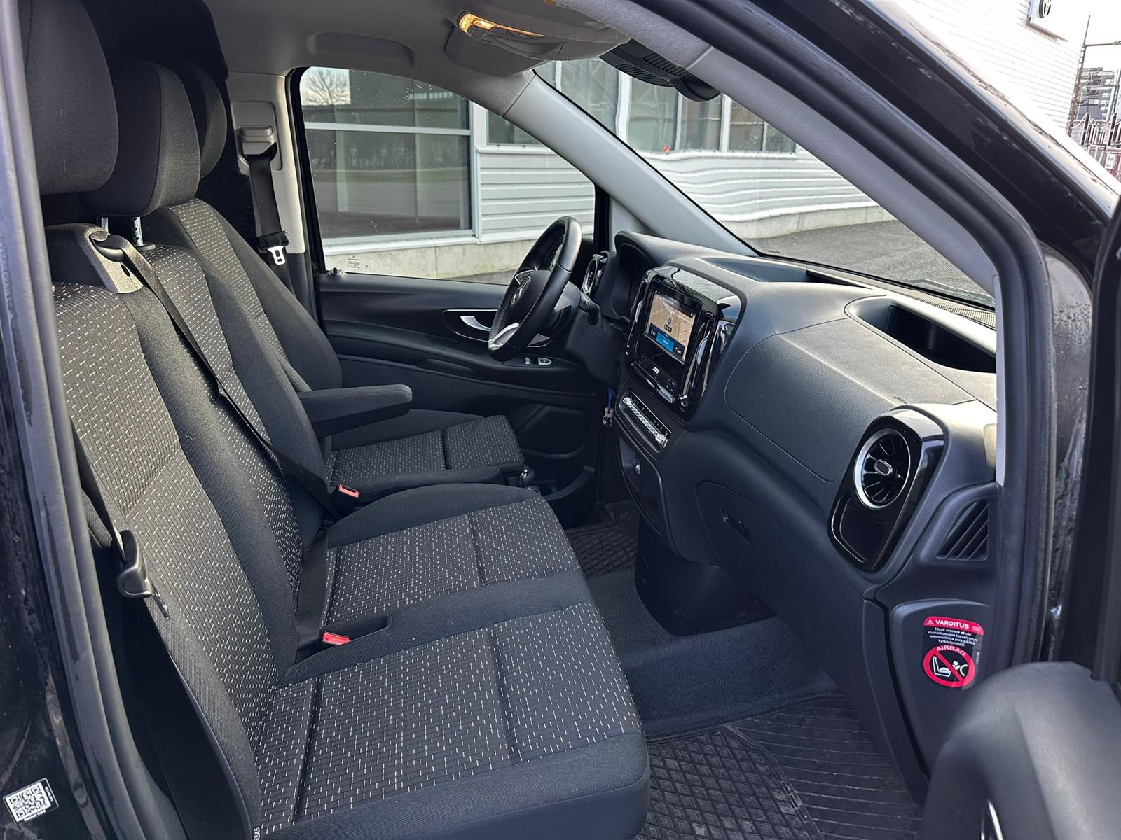 MERCEDES-BENZ VITO 2025