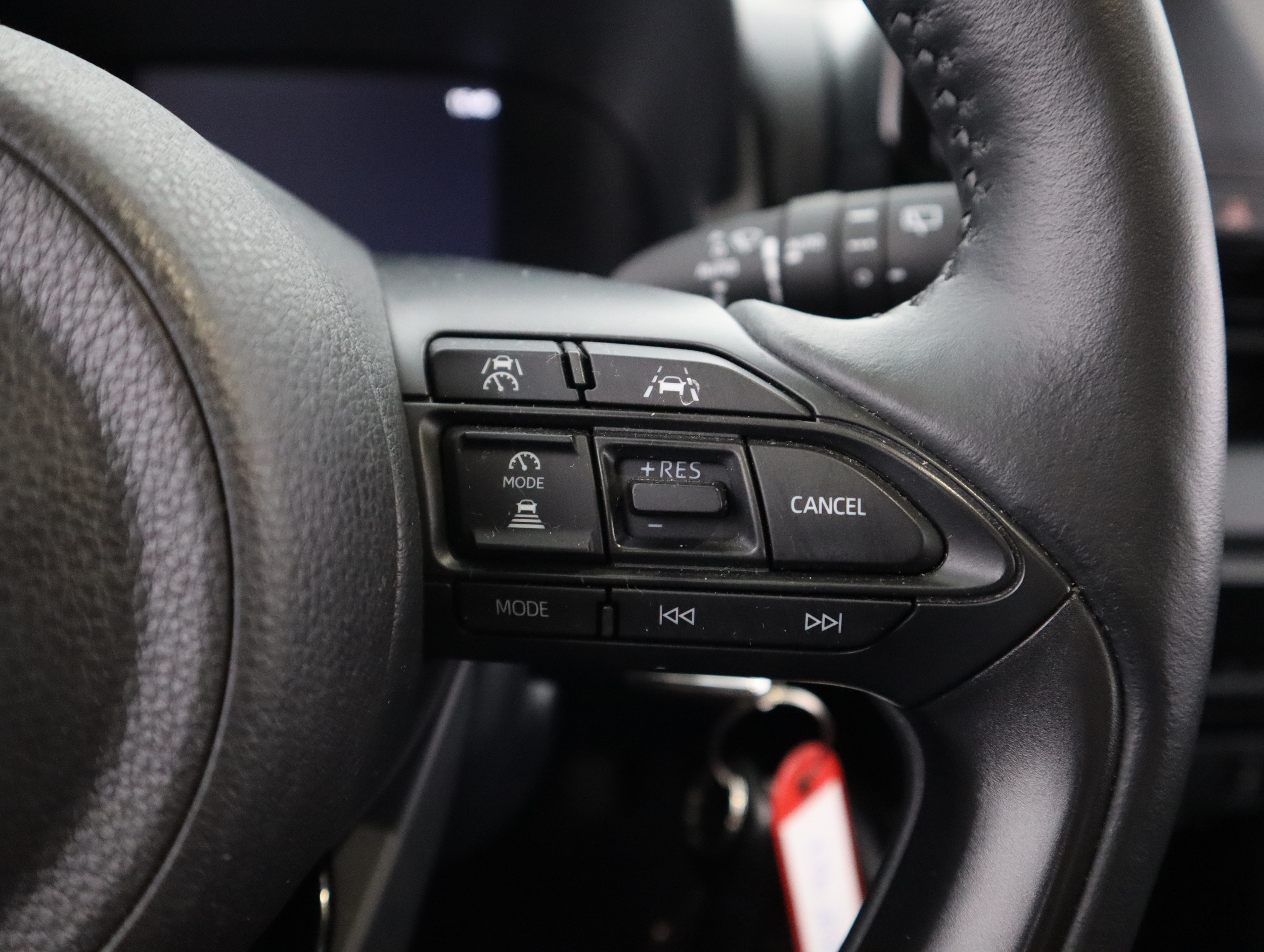 TOYOTA Yaris 2024