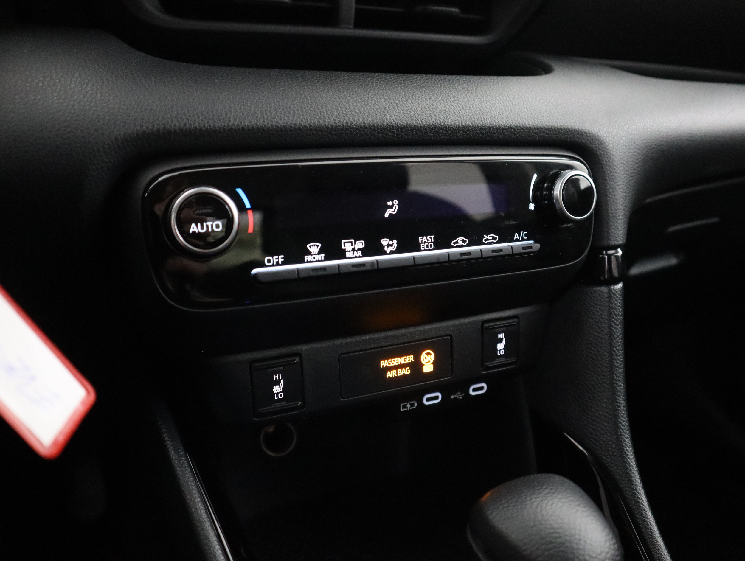 TOYOTA Yaris 2024