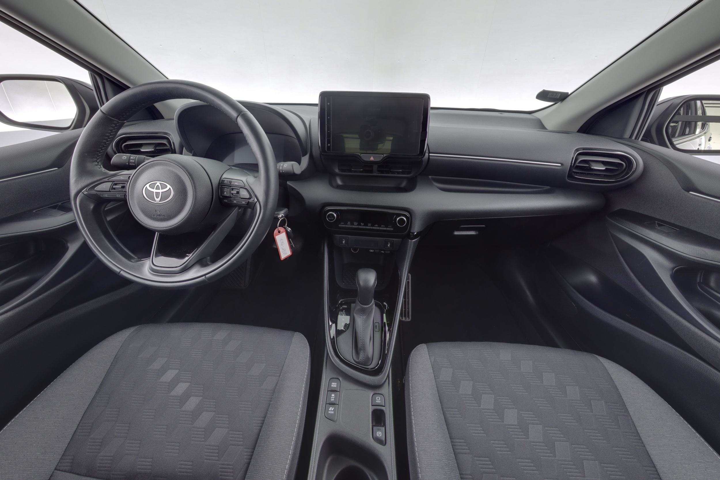 TOYOTA Yaris 2024