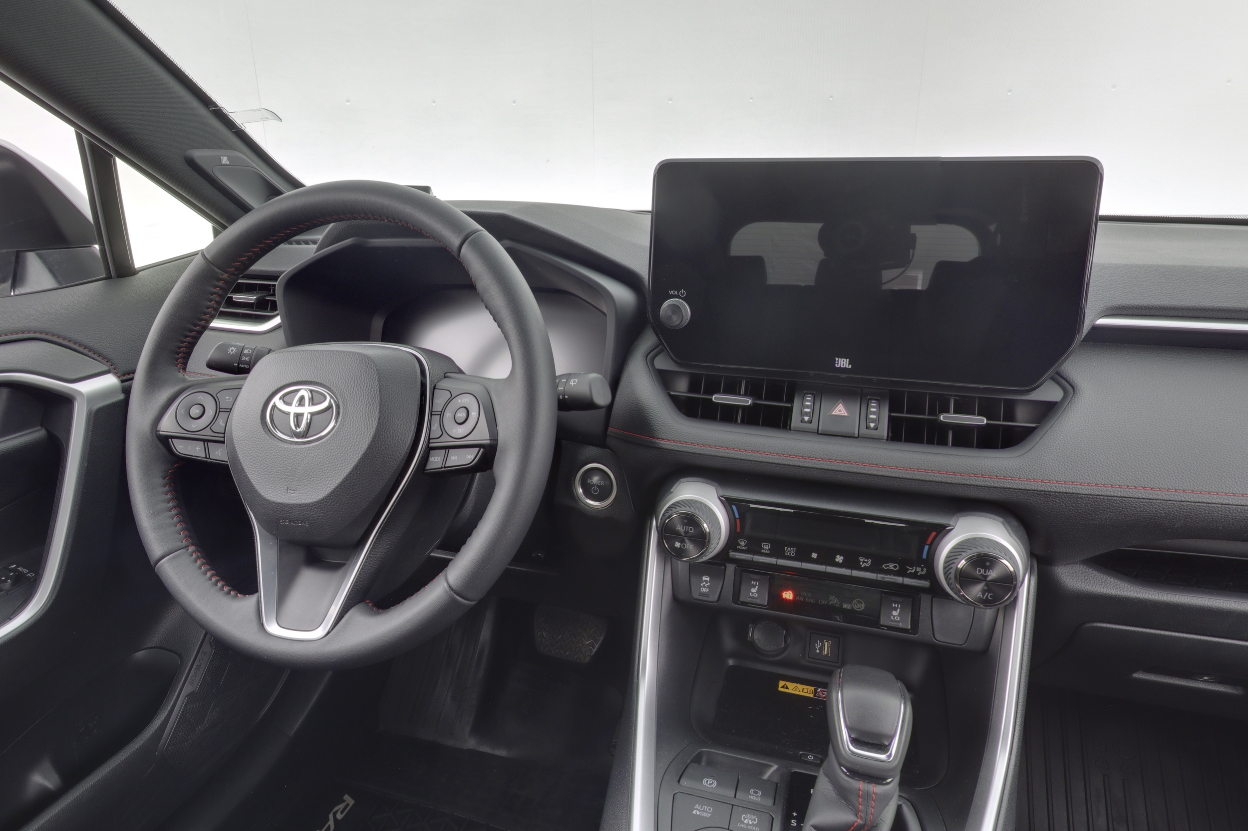 TOYOTA RAV4 Plug-in 2025