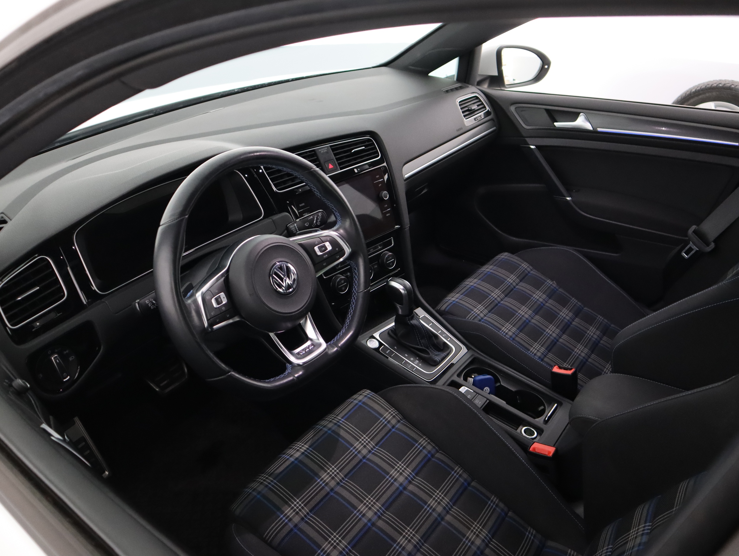 VOLKSWAGEN GOLF 2020