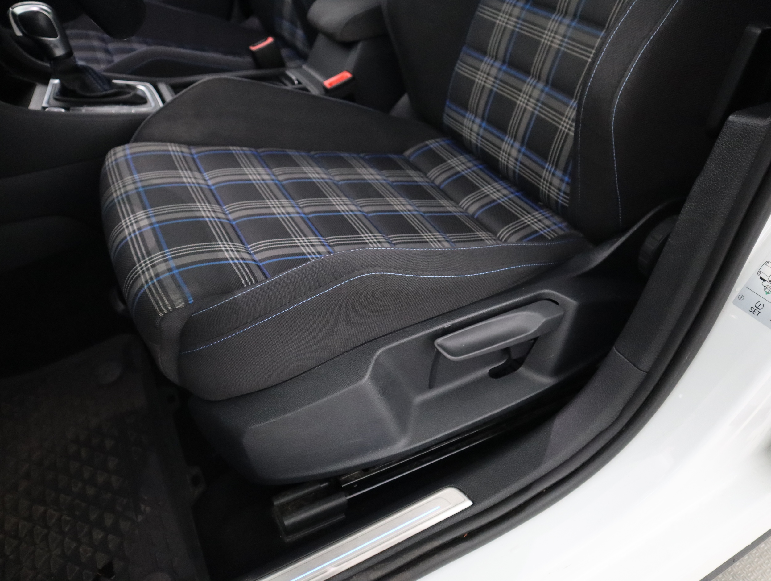 VOLKSWAGEN GOLF 2020