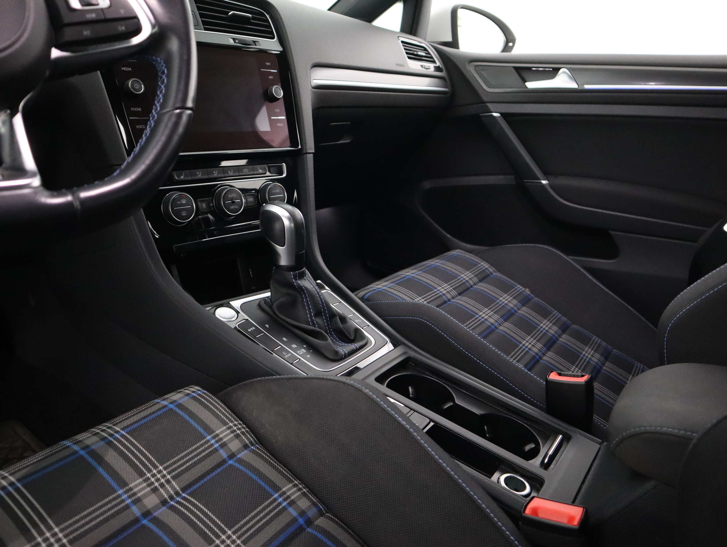 VOLKSWAGEN GOLF 2020