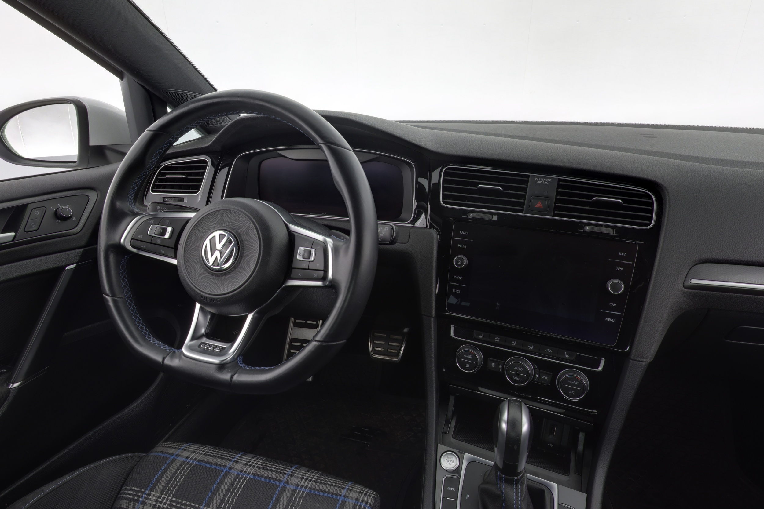 VOLKSWAGEN GOLF 2020