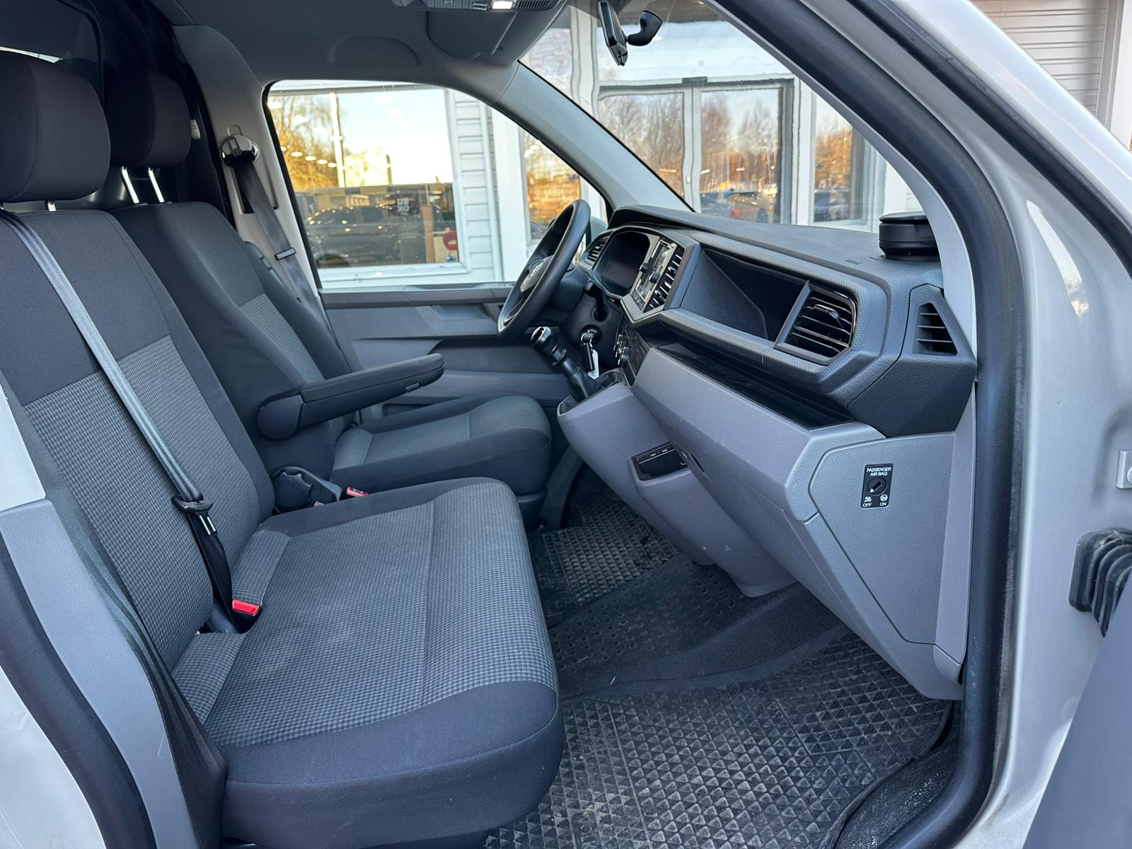 VOLKSWAGEN TRANSPORTER 2020