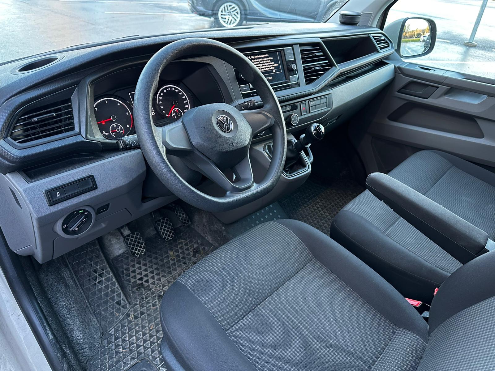 VOLKSWAGEN TRANSPORTER 2020