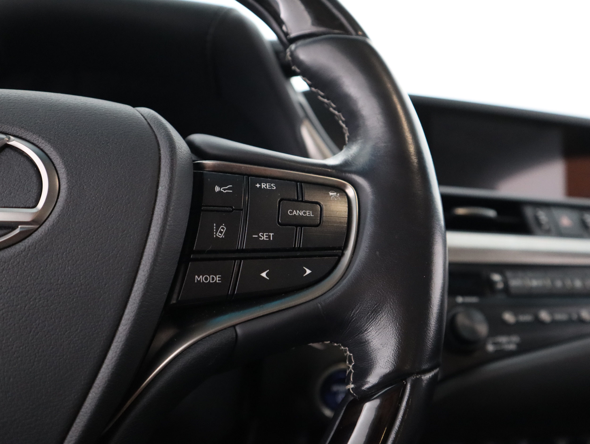 LEXUS ES 2020