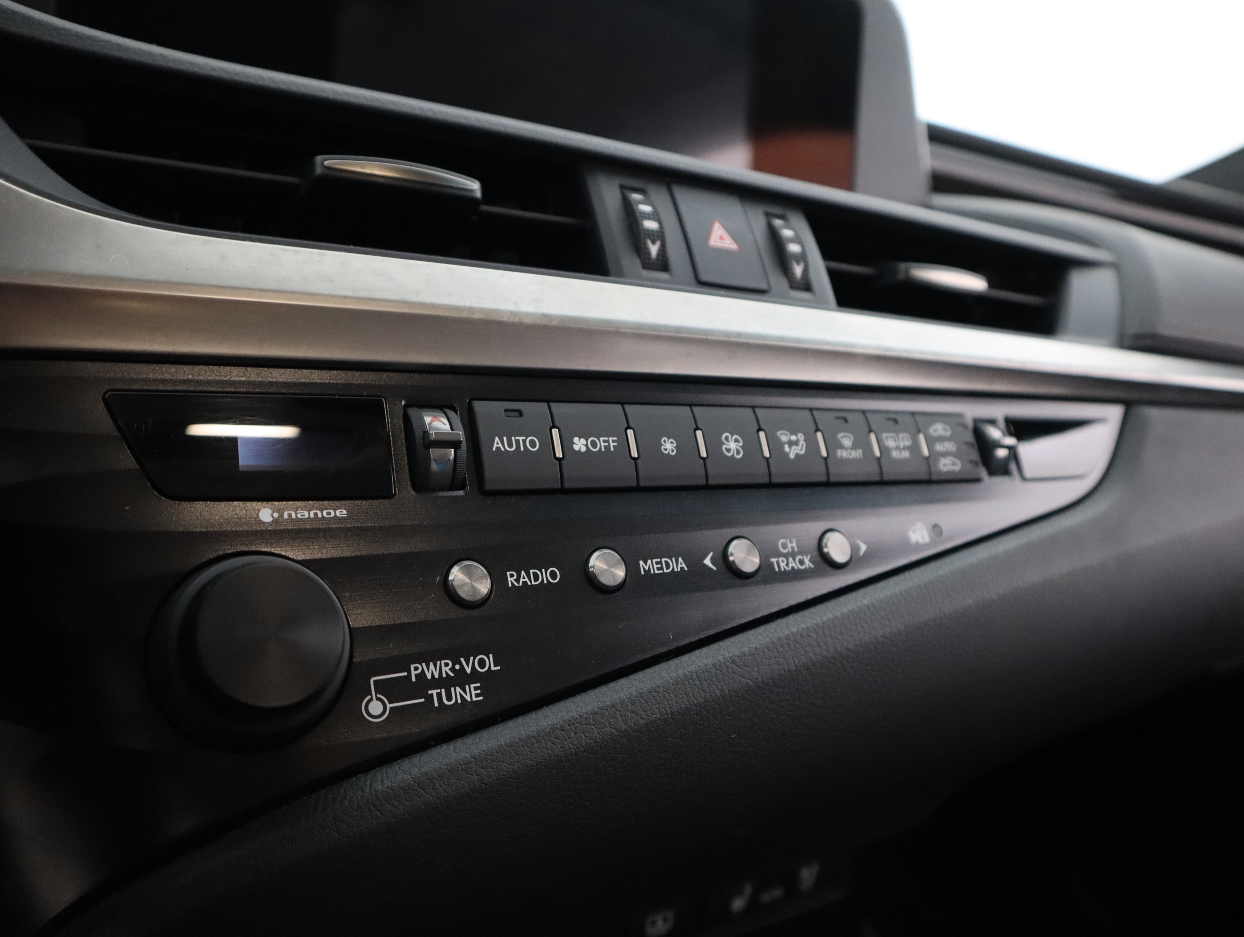LEXUS ES 2020
