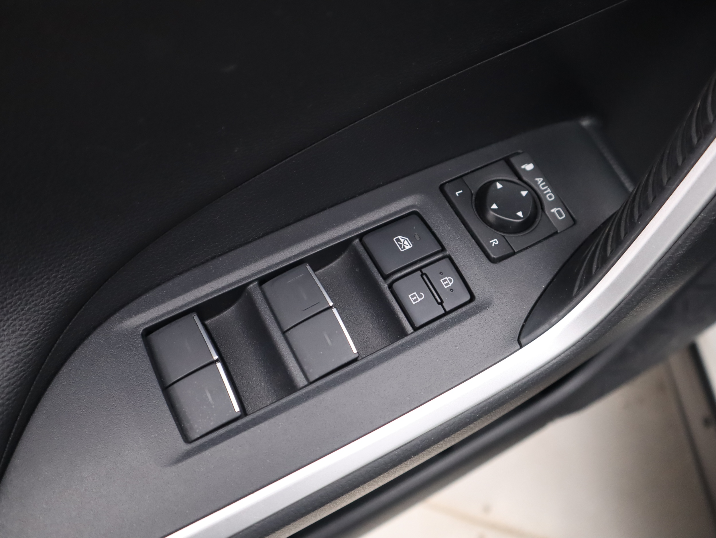 TOYOTA RAV4 Plug-in 2021