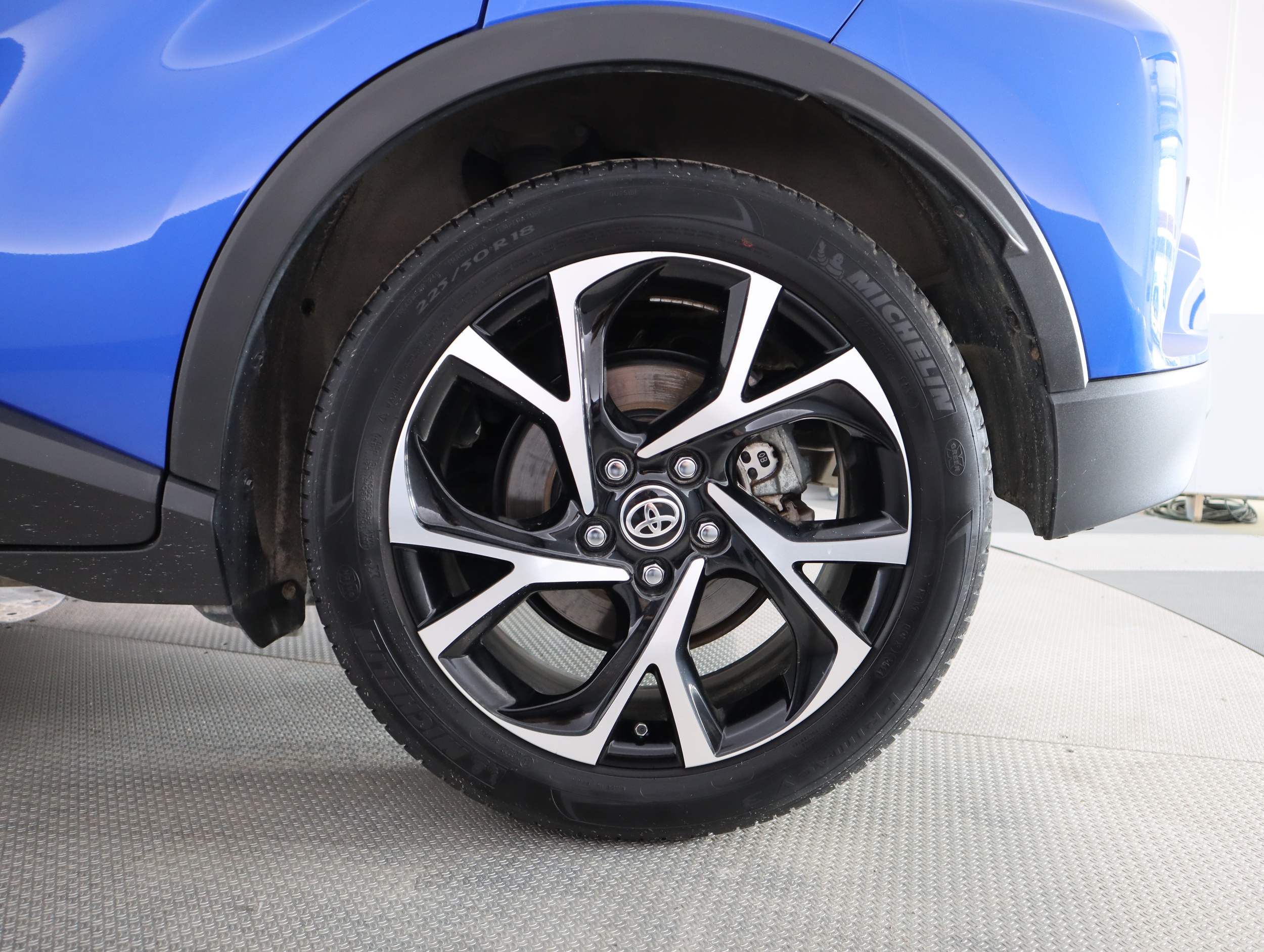 TOYOTA C-HR 2021