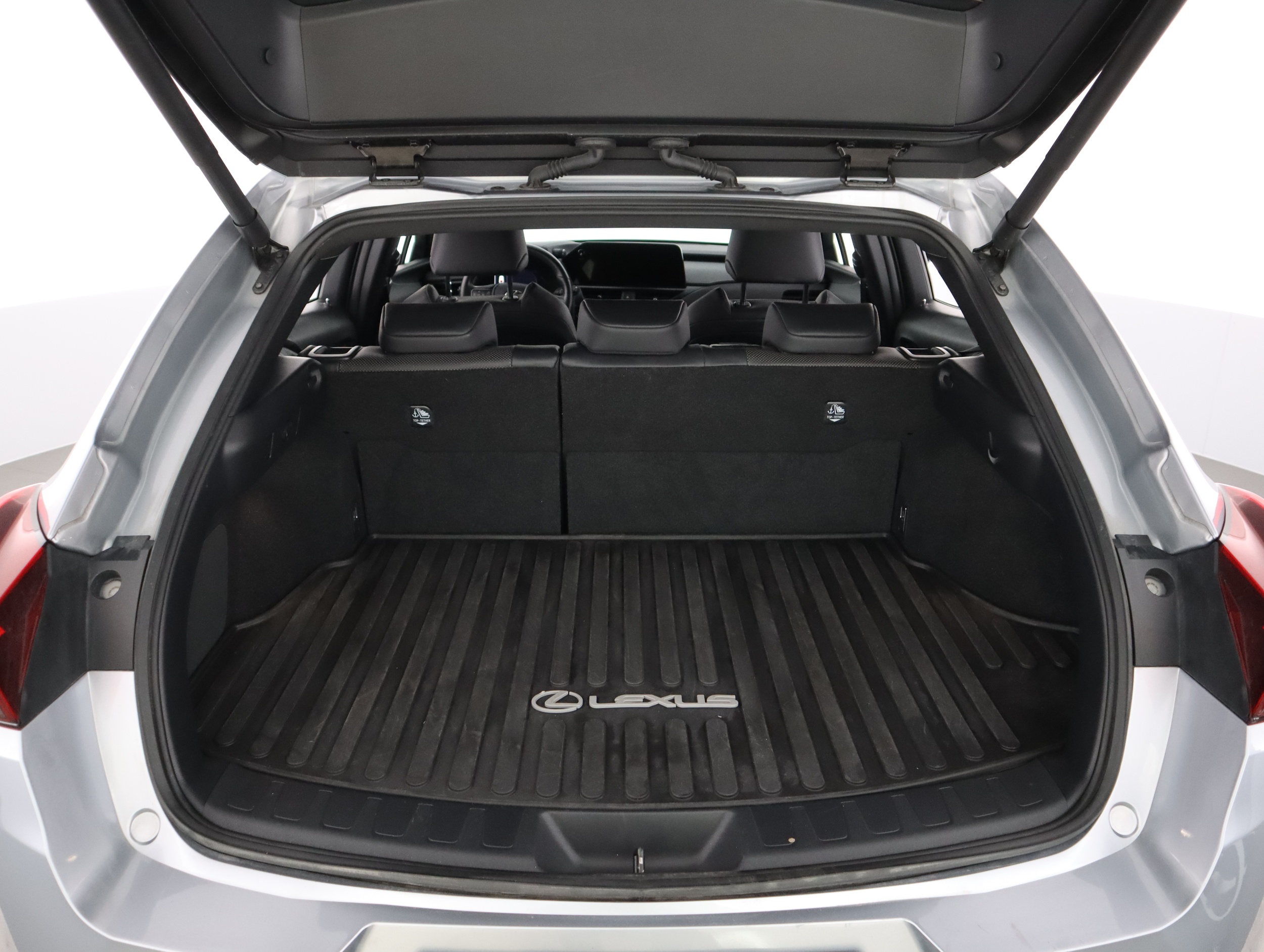 LEXUS UX 2024