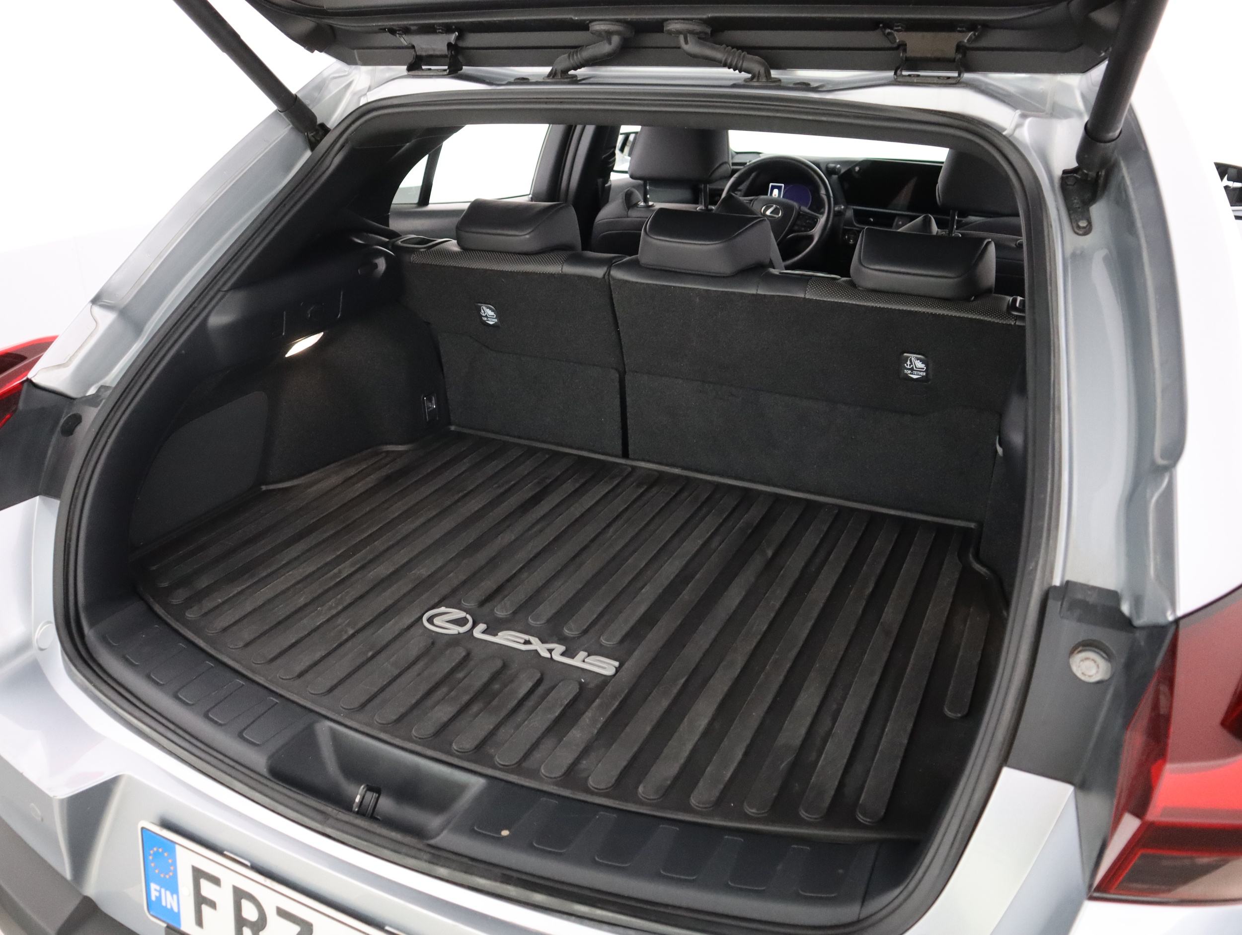 LEXUS UX 2024