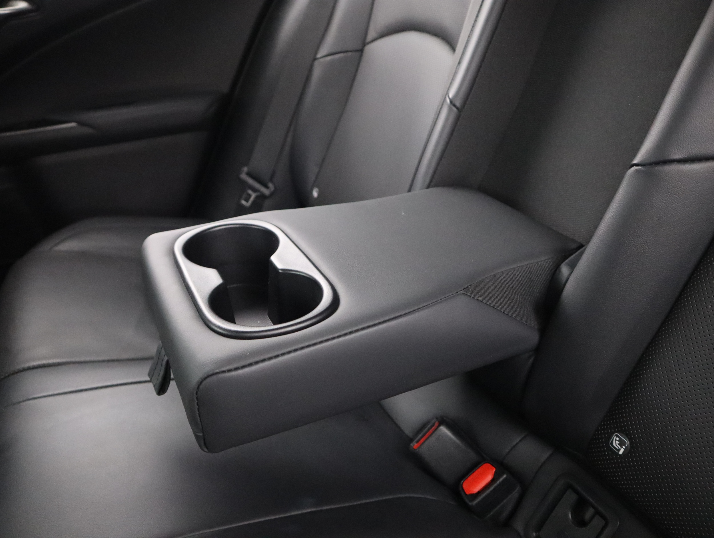 LEXUS UX 2024