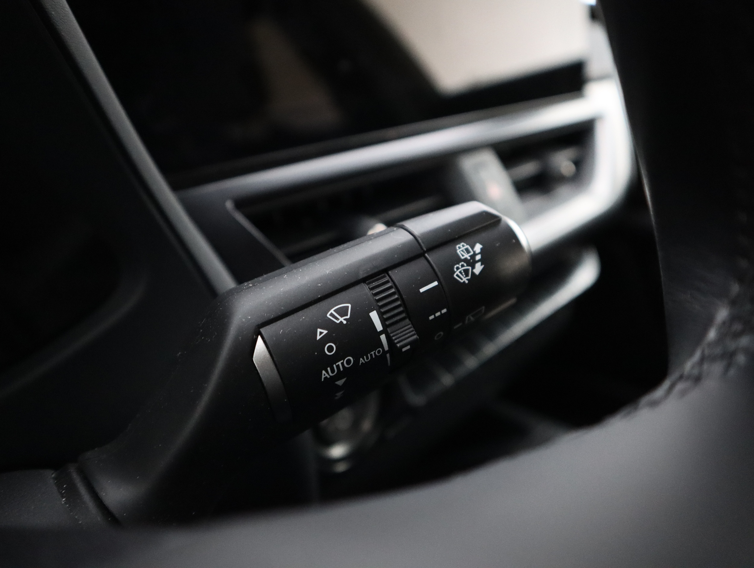 LEXUS UX 2024