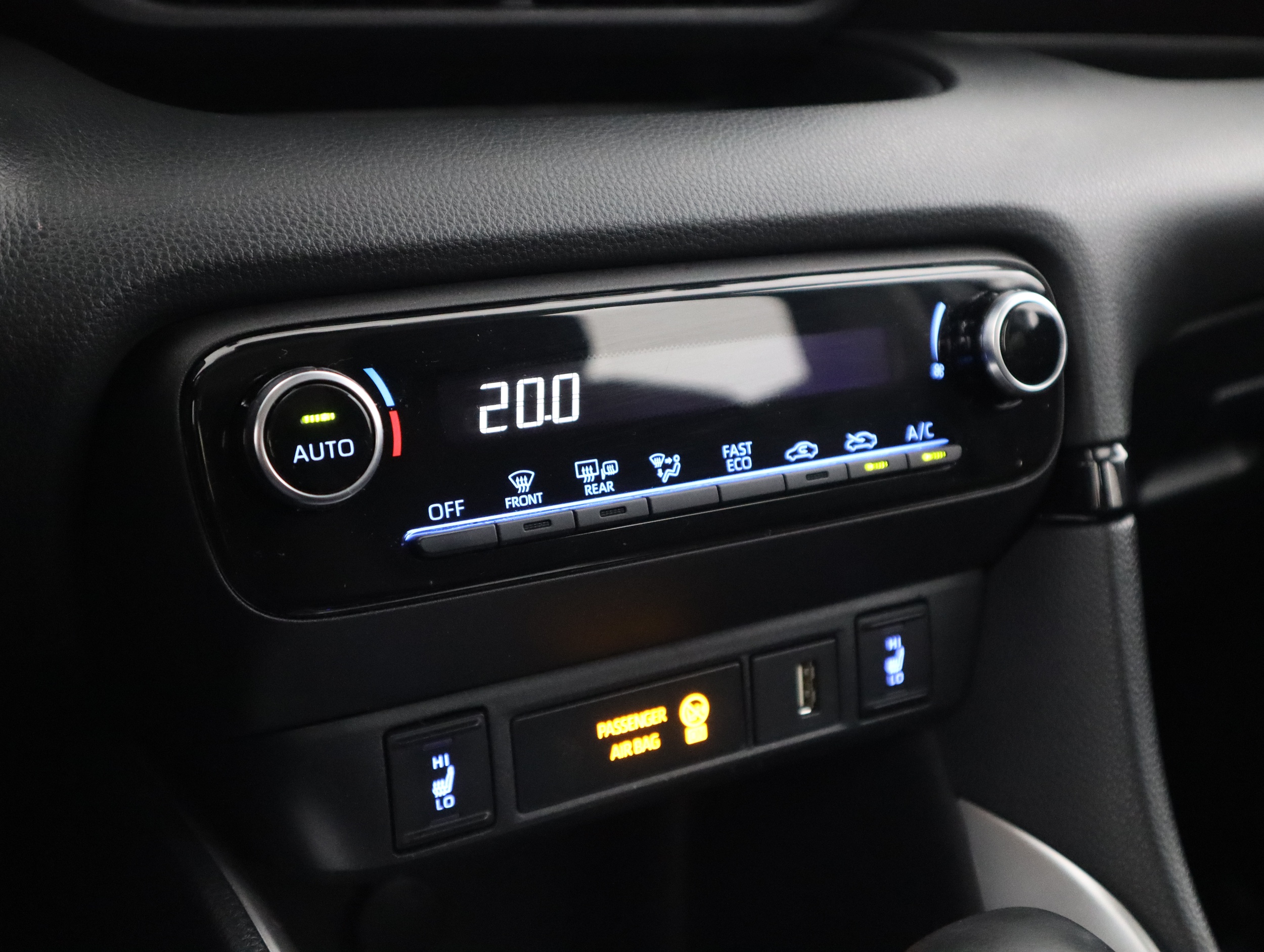 TOYOTA Yaris 2023