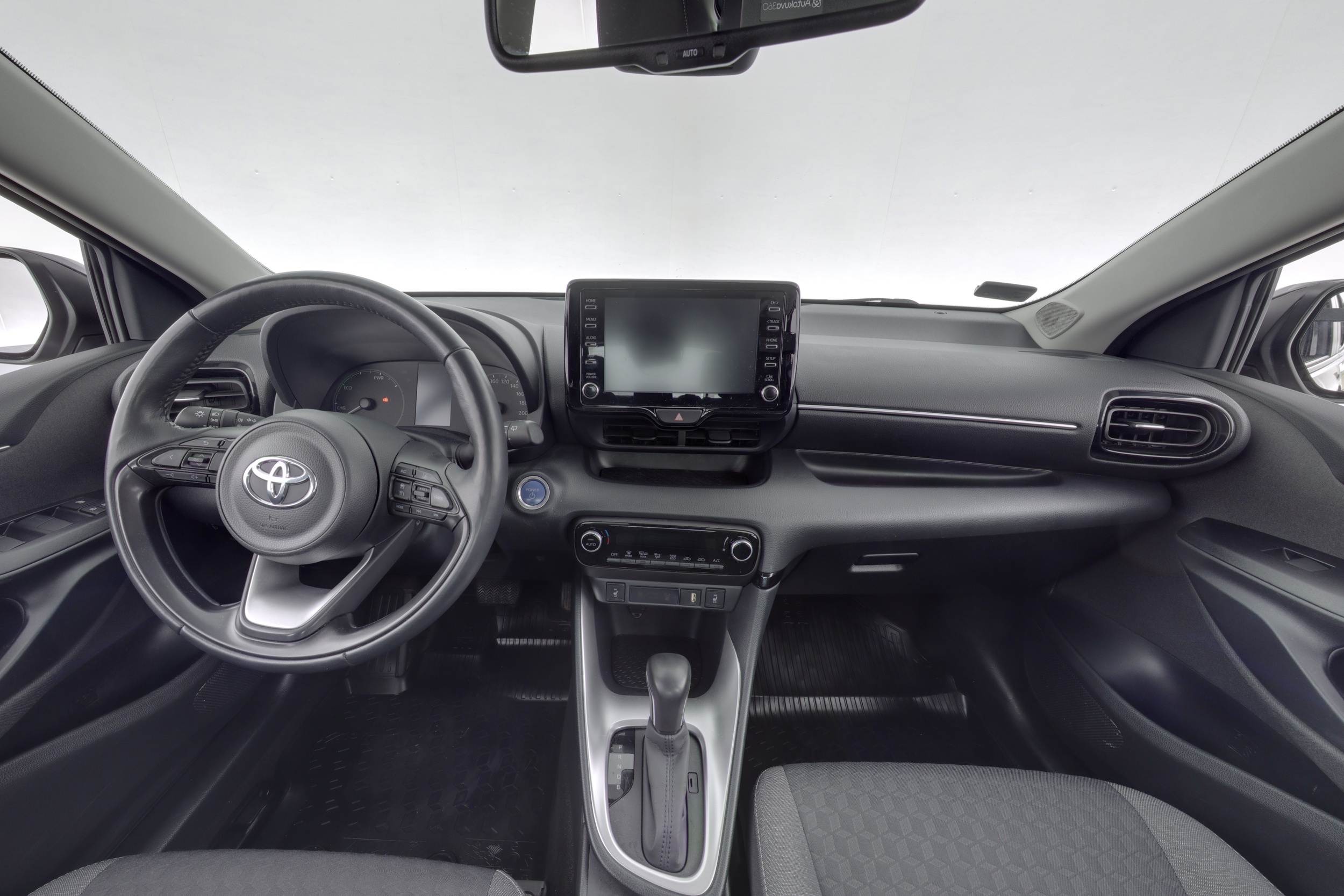 TOYOTA Yaris 2023