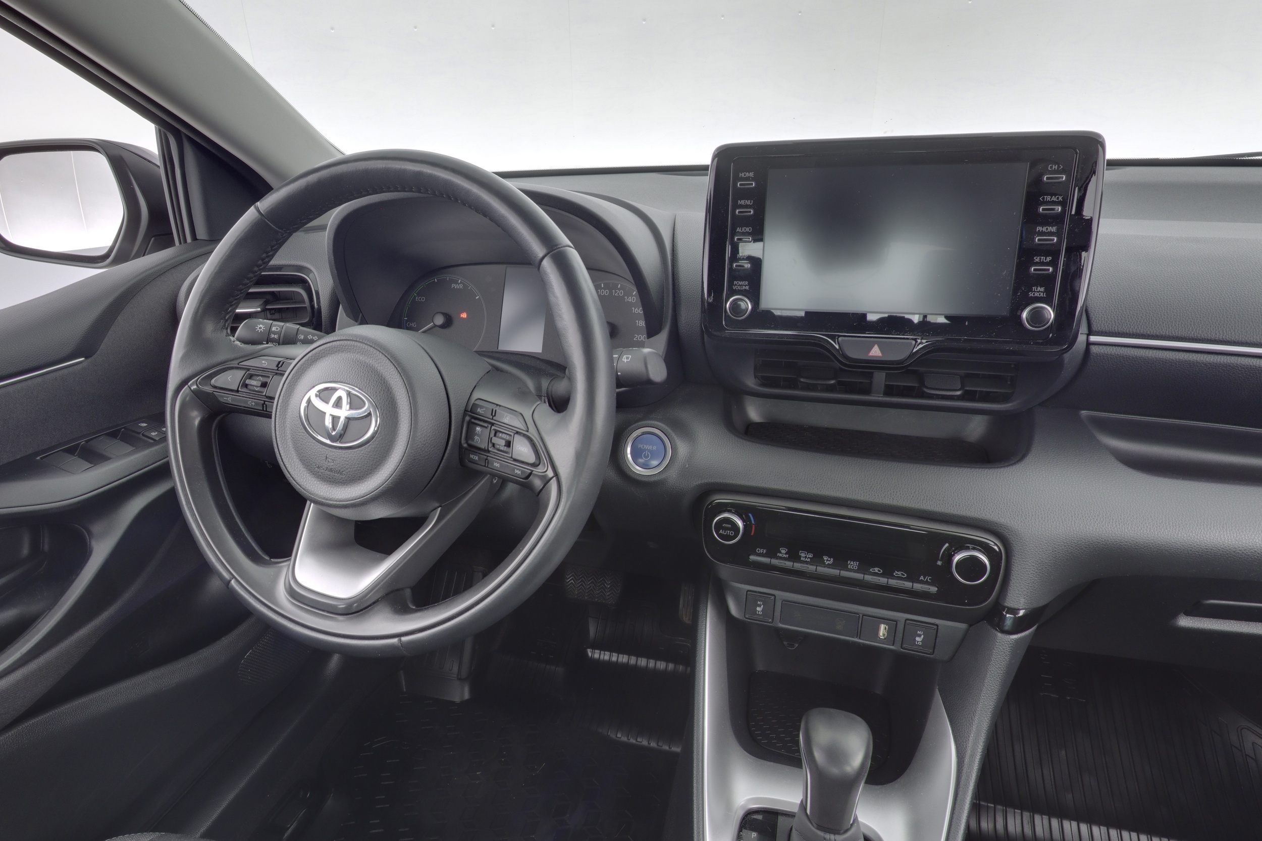 TOYOTA Yaris 2023