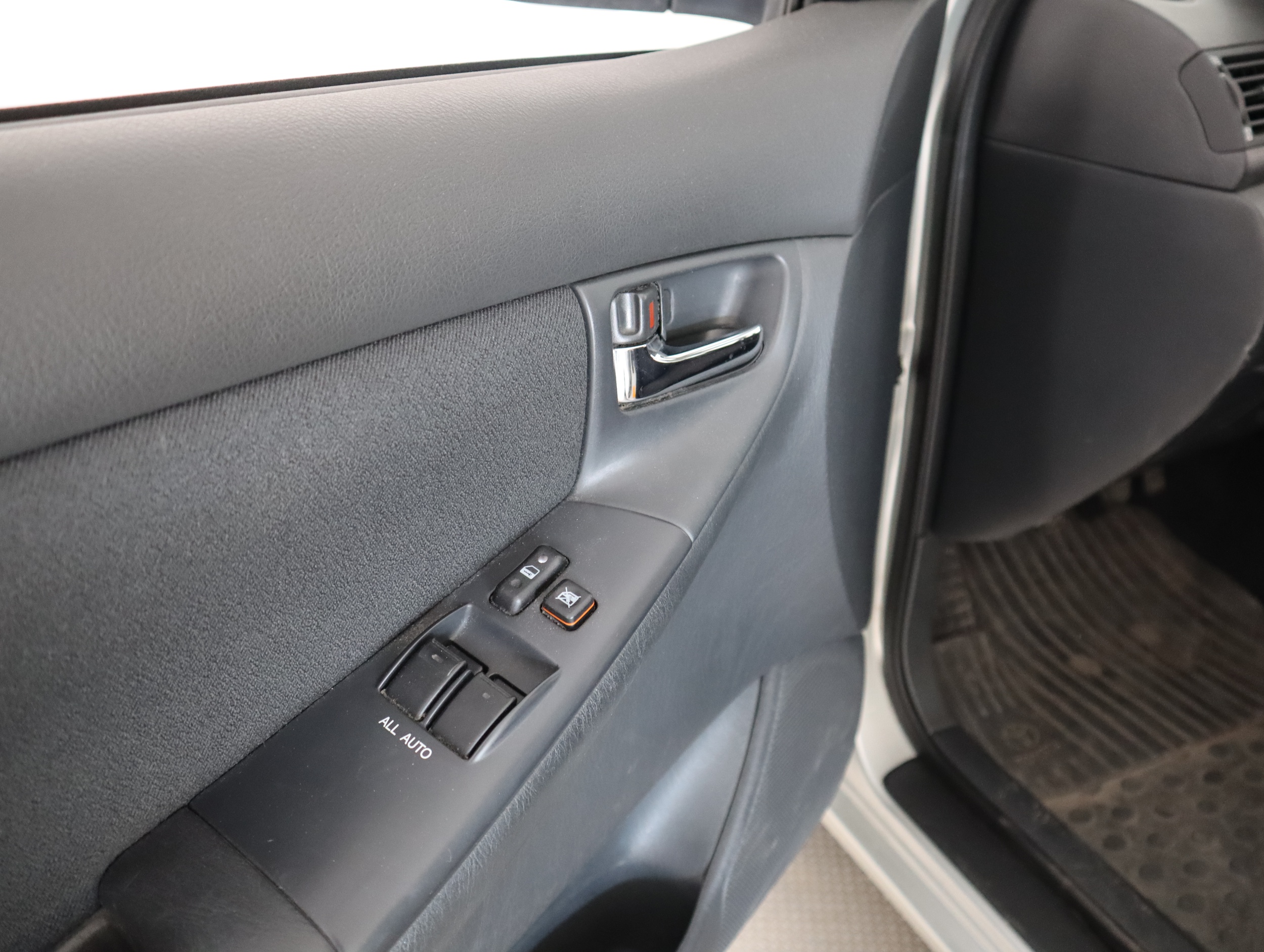 TOYOTA Corolla 2006