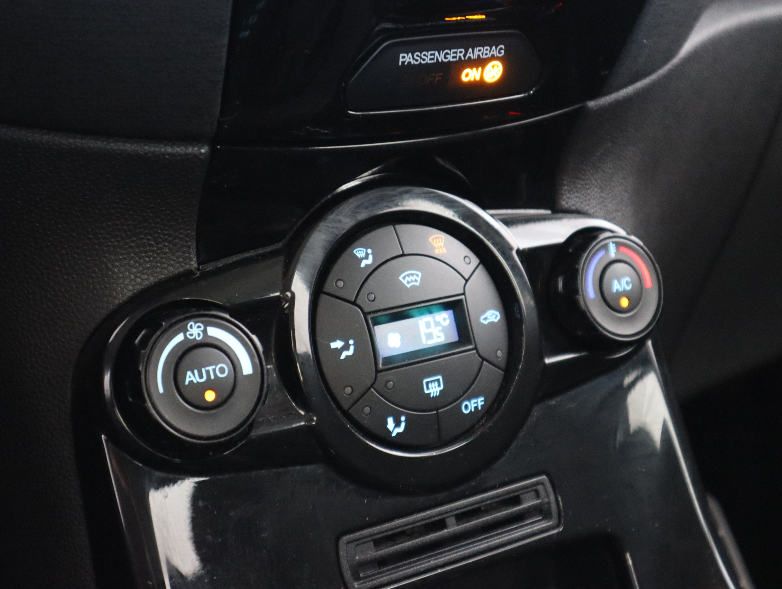 FORD FIESTA 2014