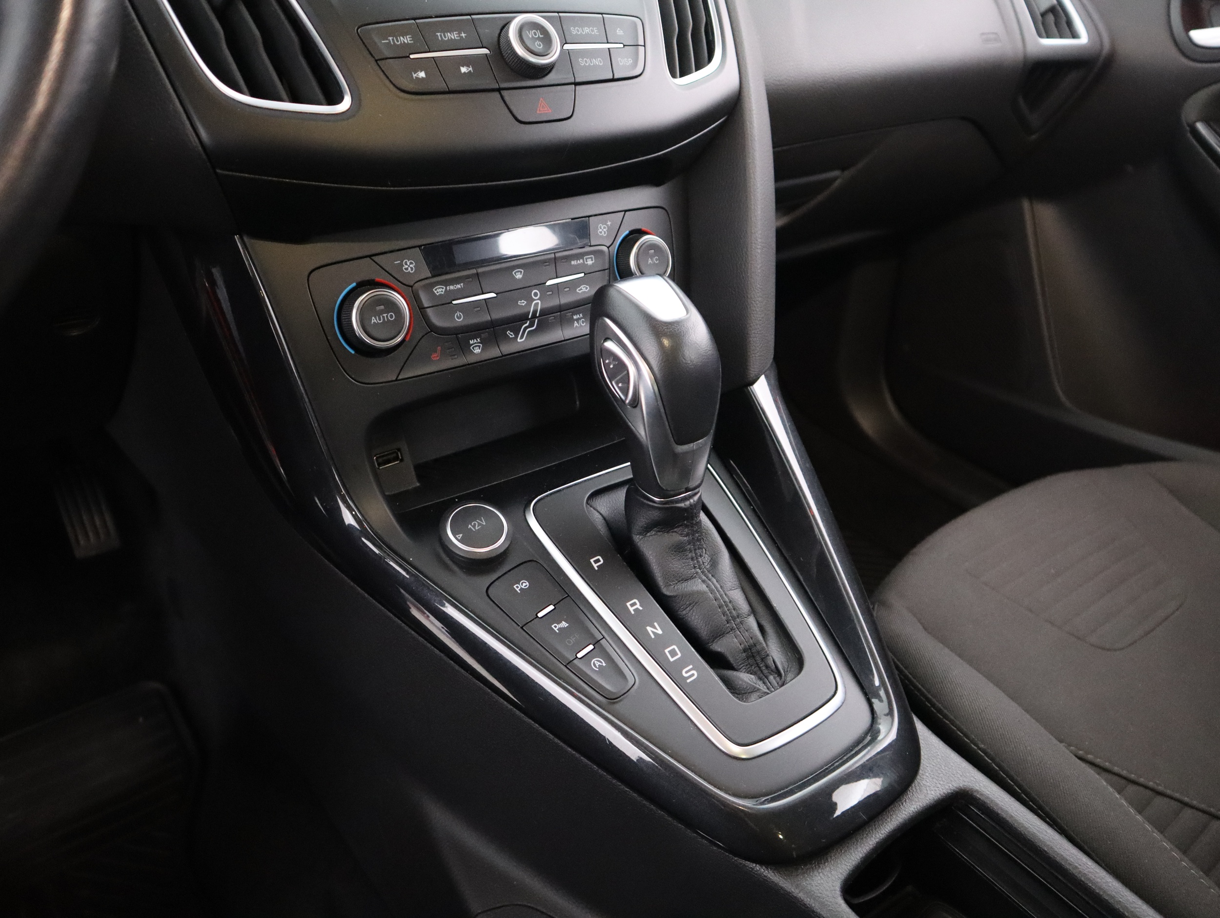 FORD FOCUS 2016