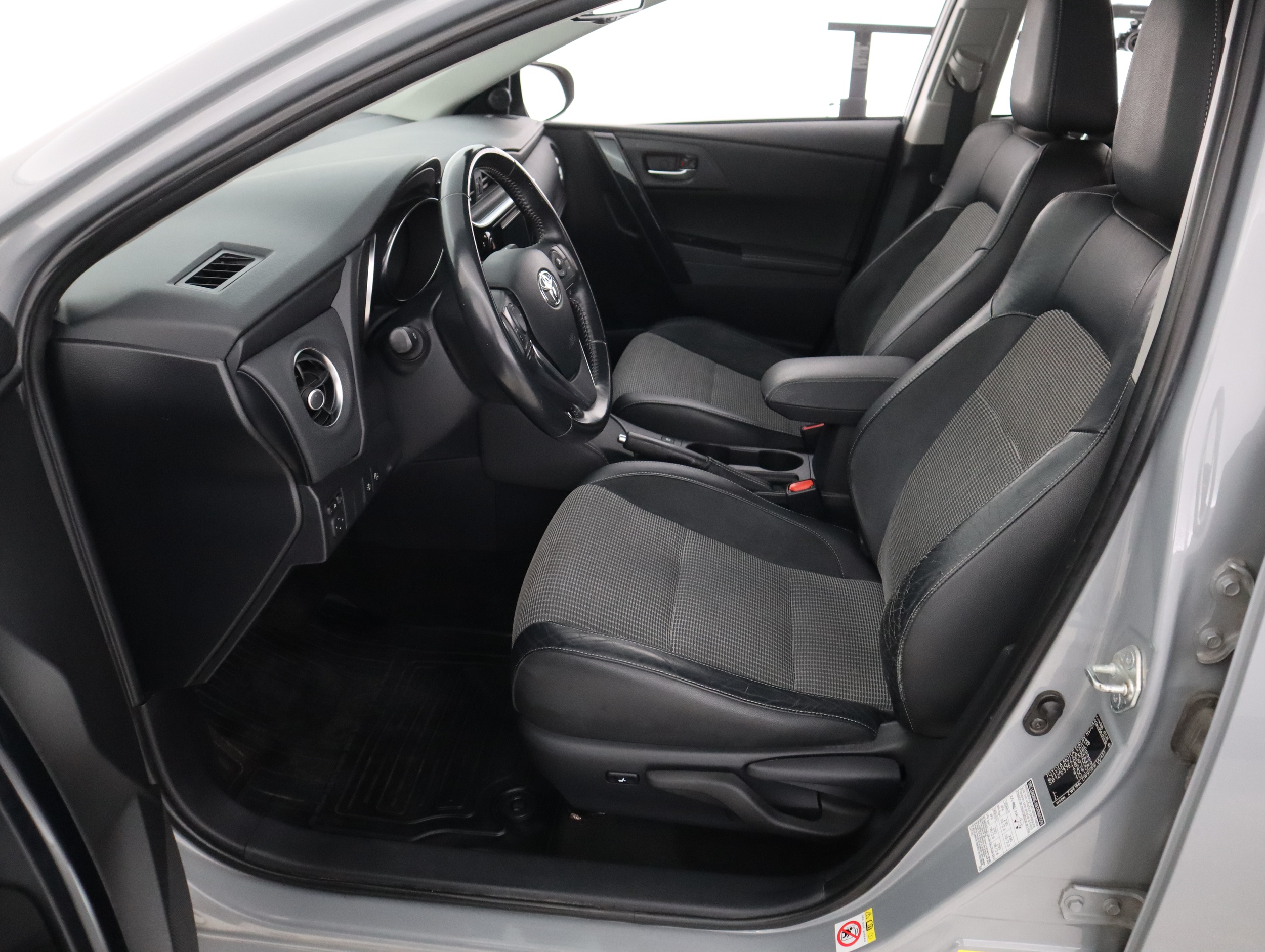 TOYOTA Auris 2018