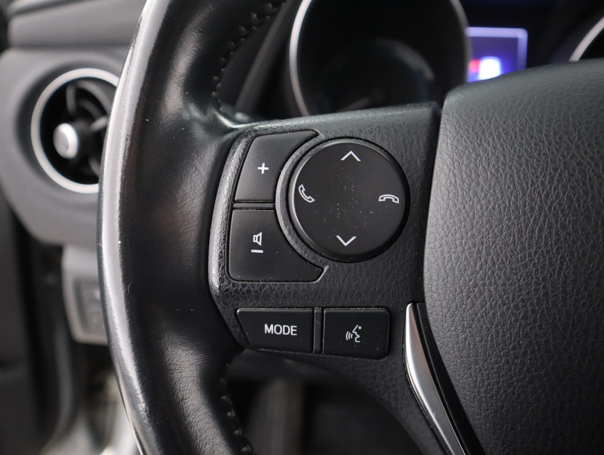 TOYOTA Auris 2018