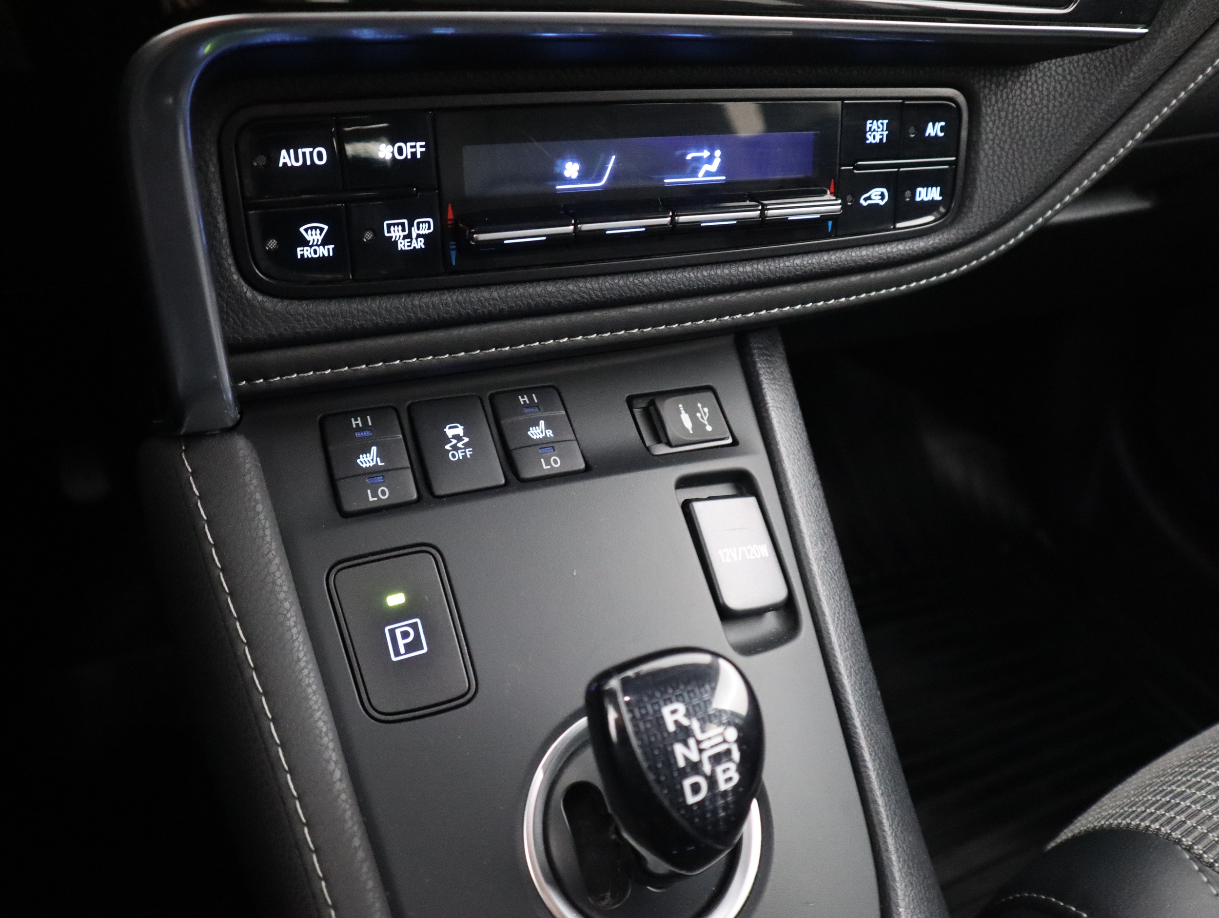 TOYOTA Auris 2018