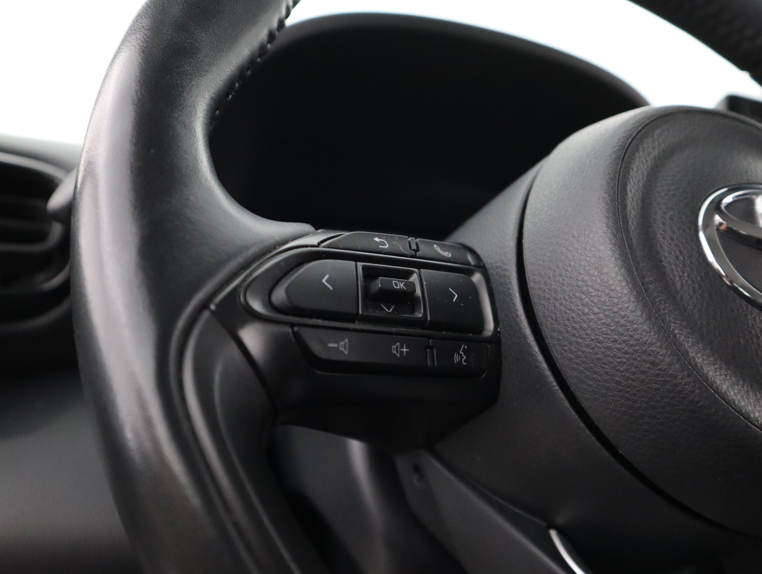 TOYOTA Yaris 2021