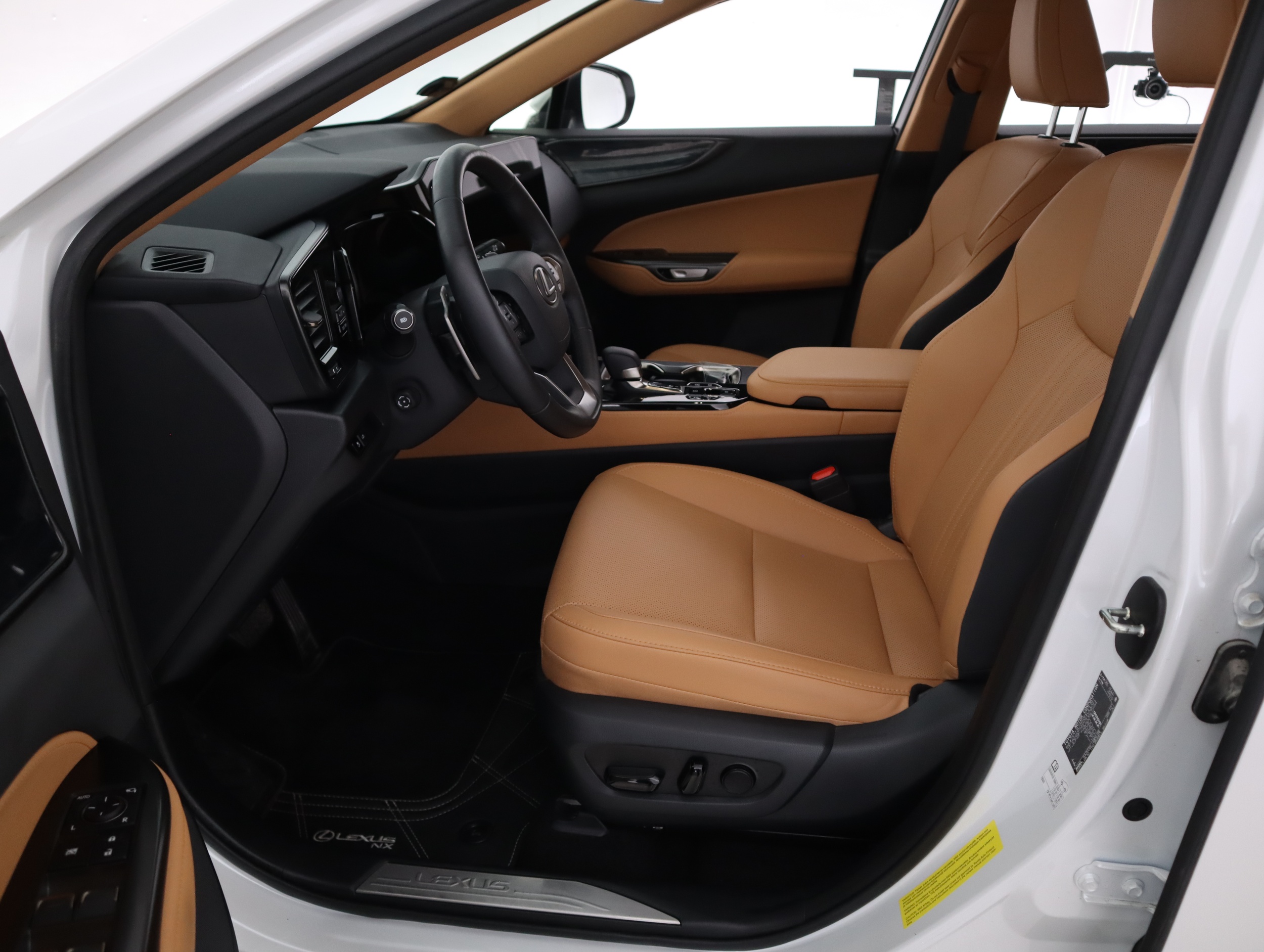 LEXUS NX 2025
