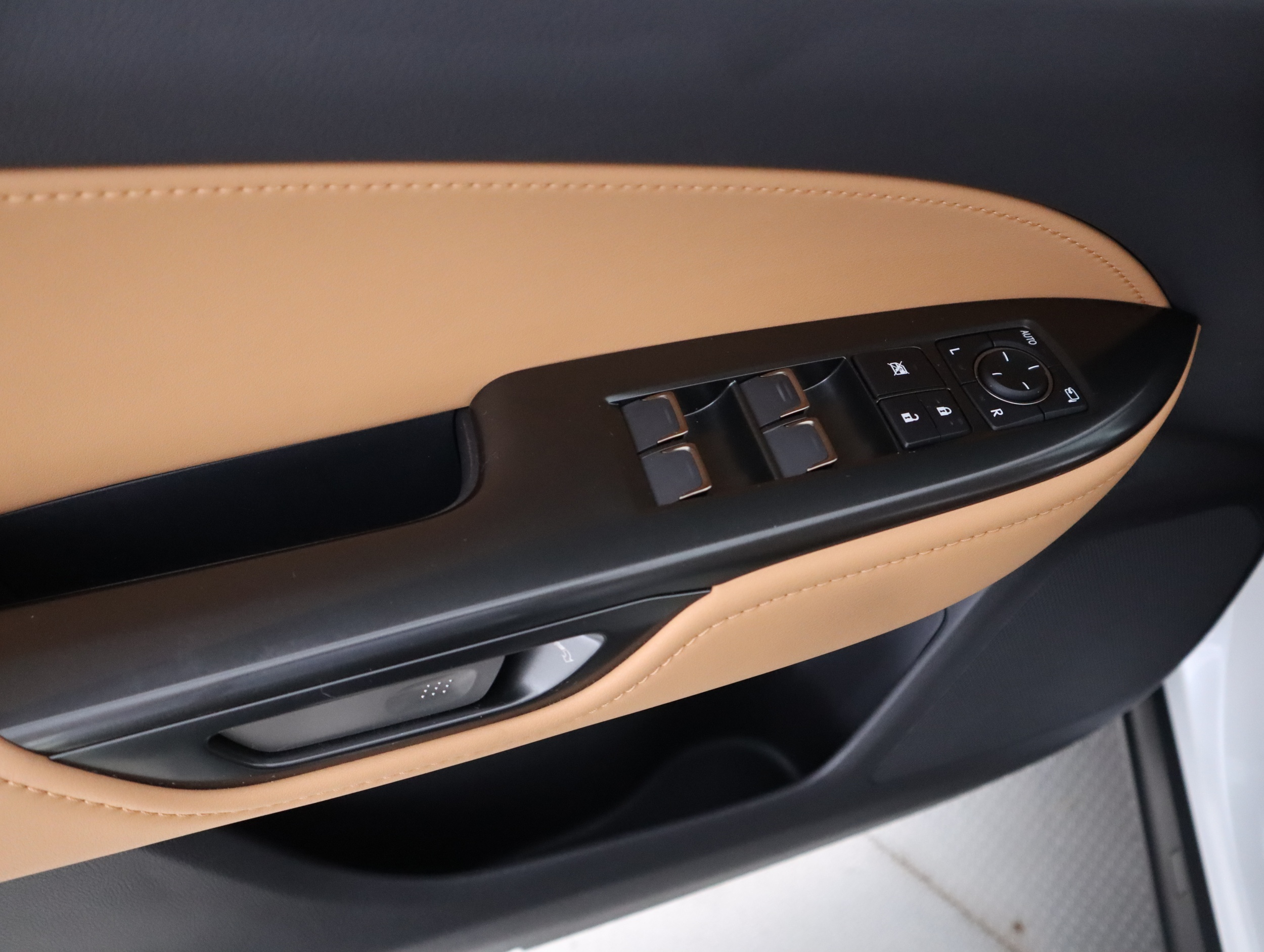 LEXUS NX 2025