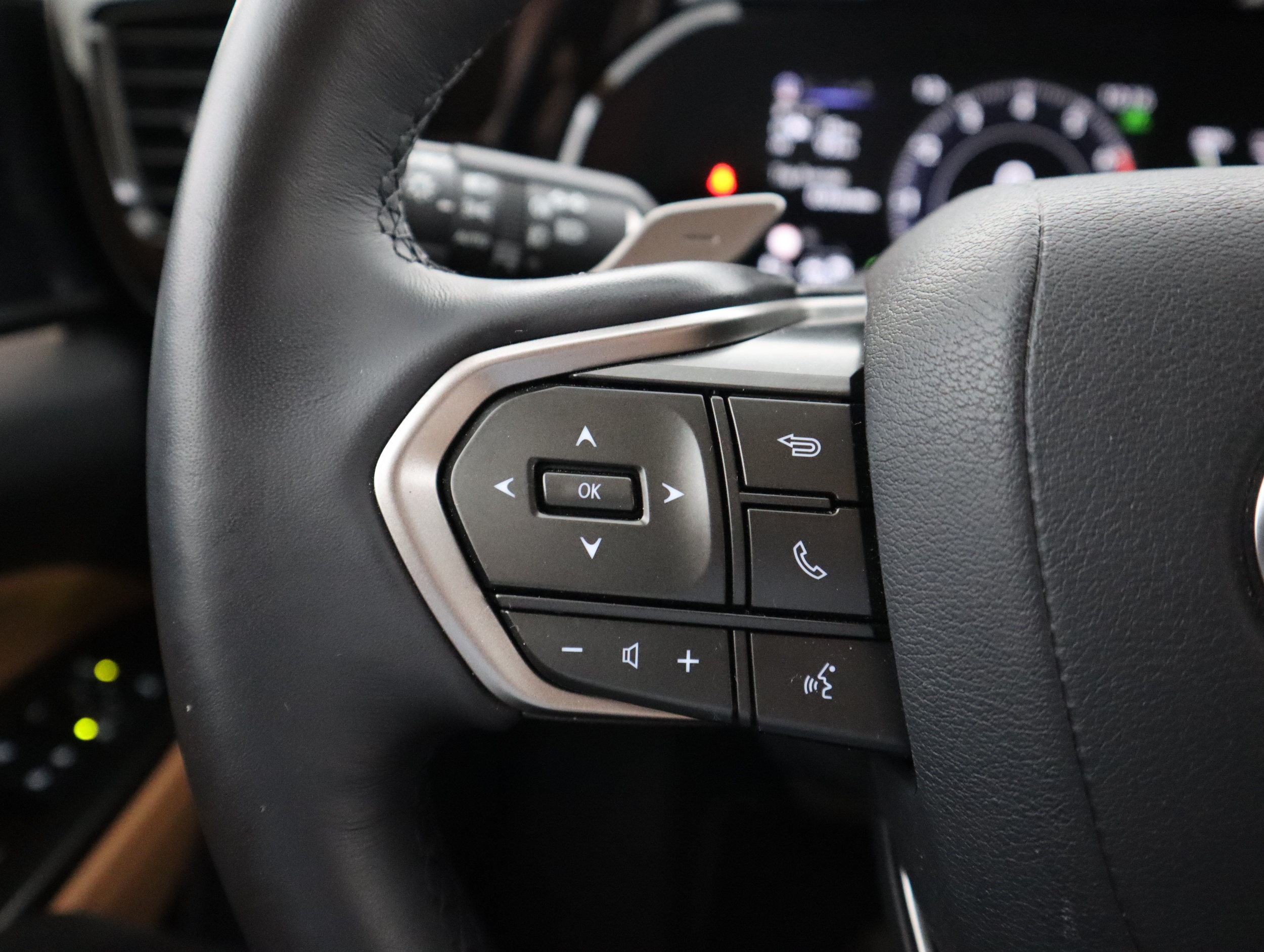 LEXUS NX 2025