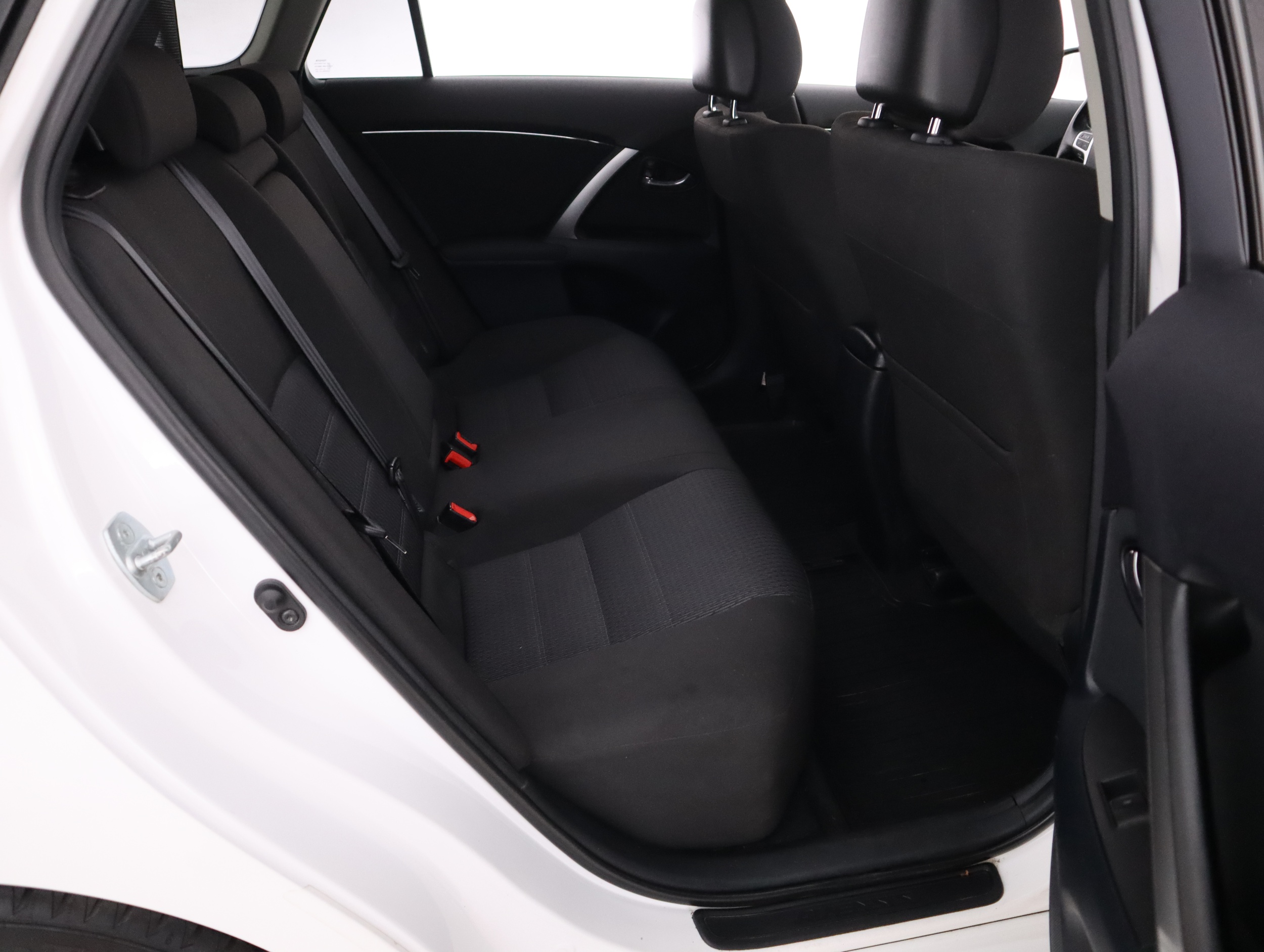TOYOTA Avensis 2012
