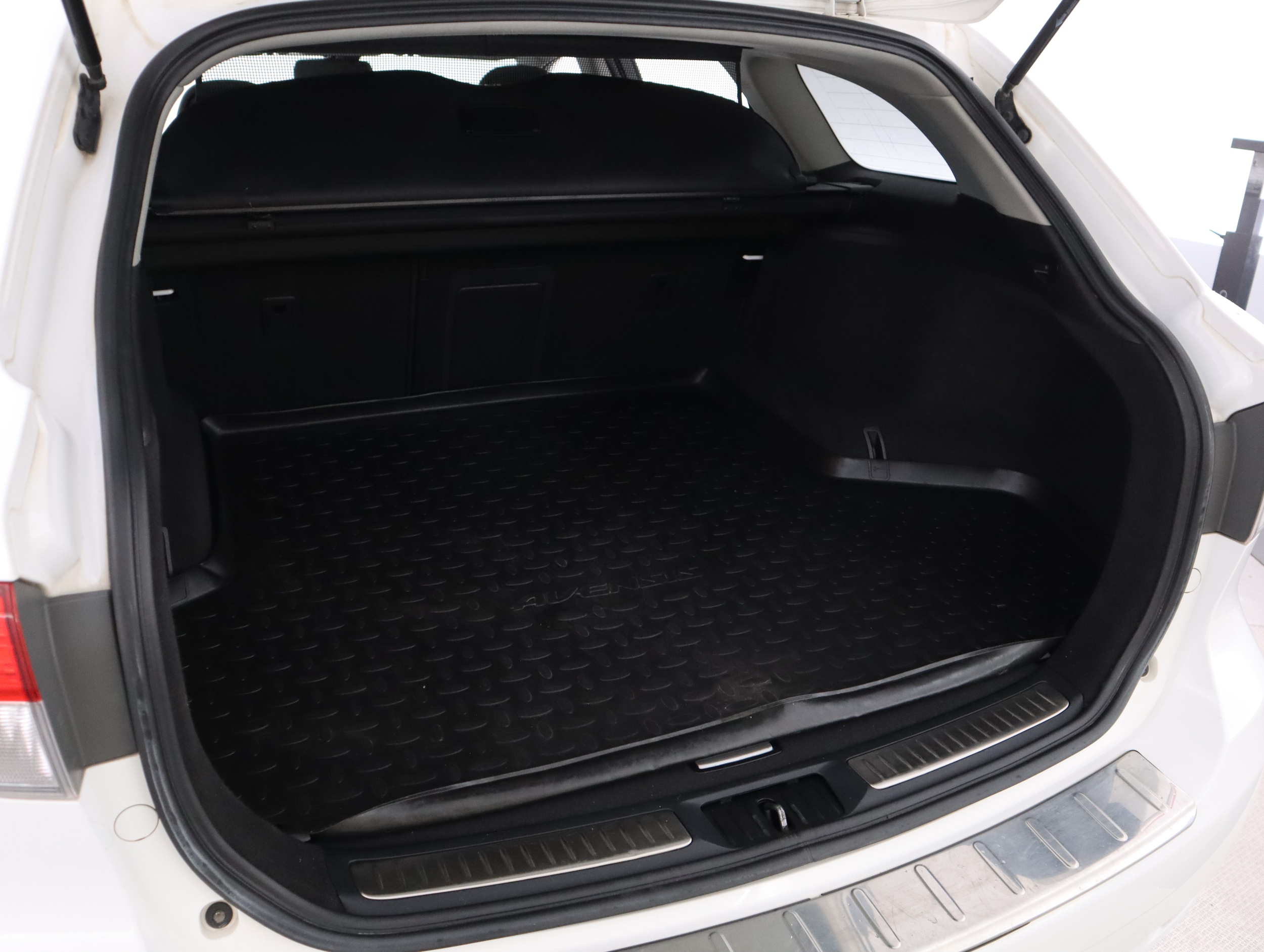 TOYOTA Avensis 2012