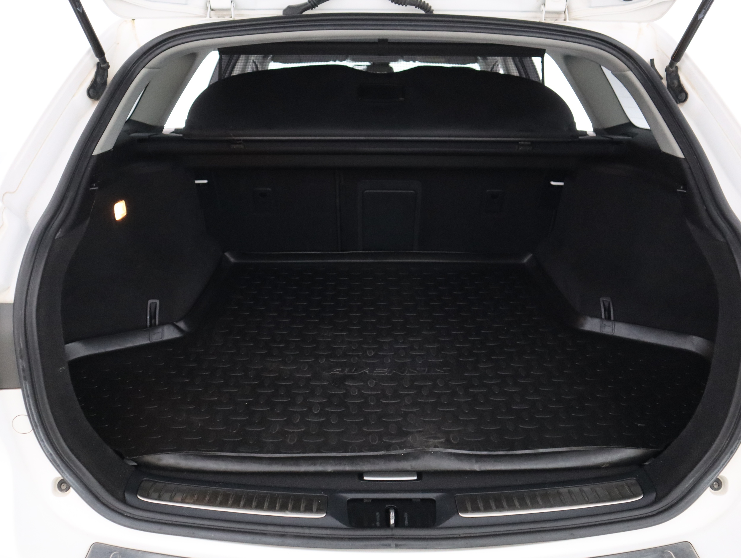 TOYOTA Avensis 2012