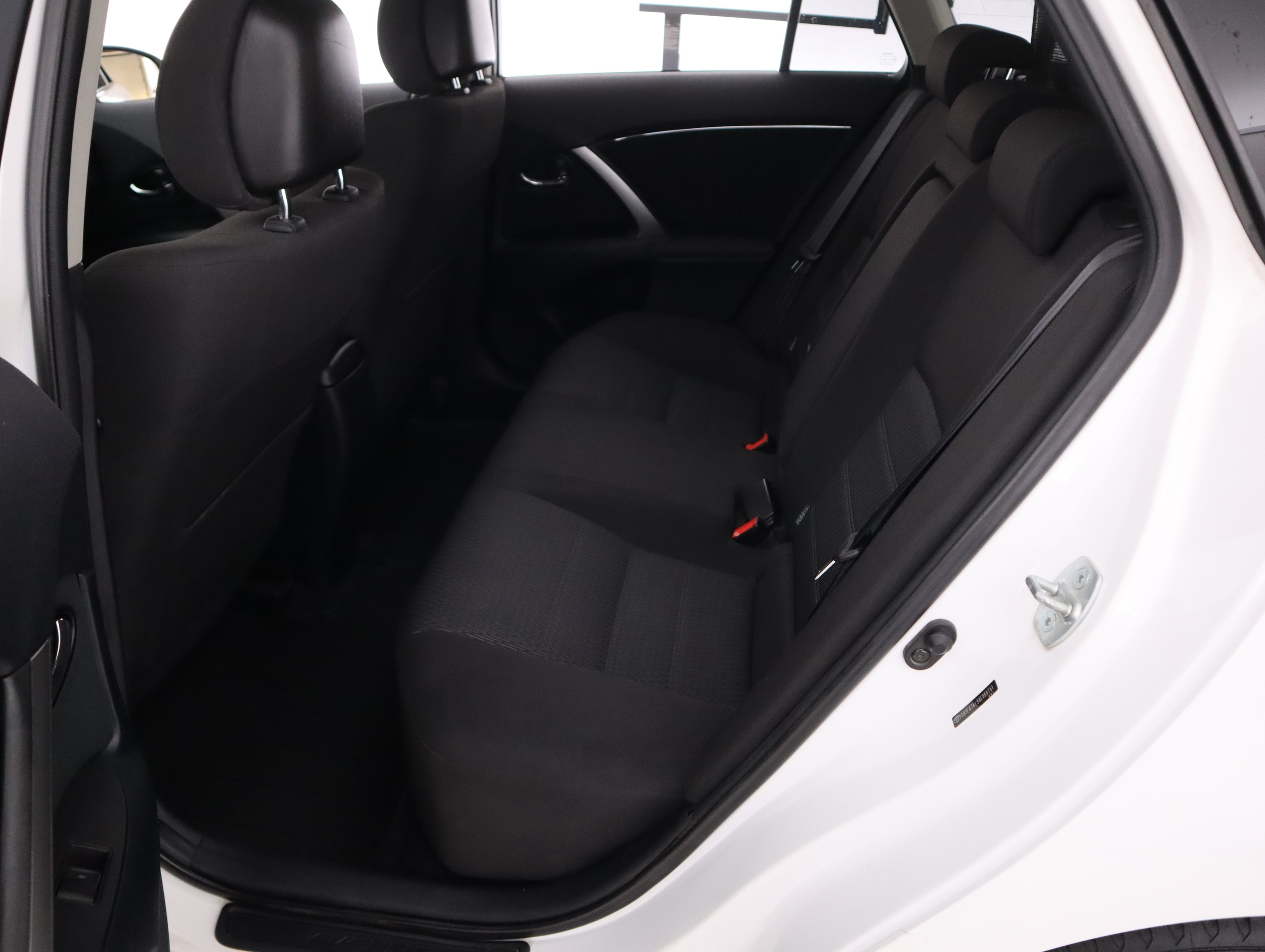 TOYOTA Avensis 2012