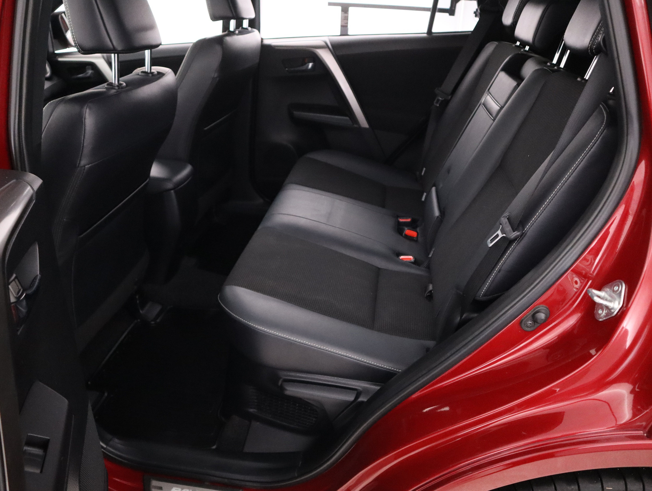 TOYOTA RAV4 16