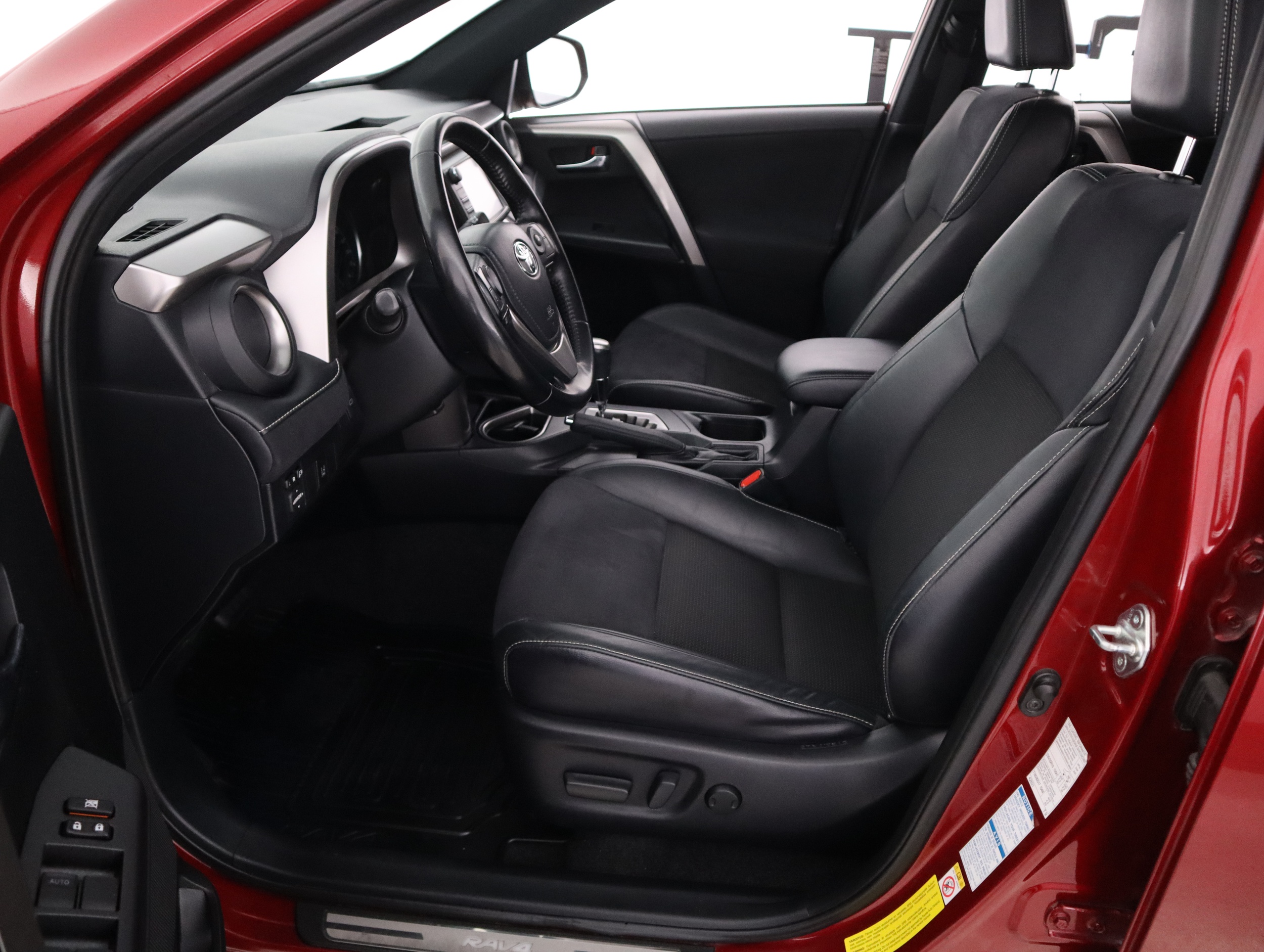 TOYOTA RAV4 17