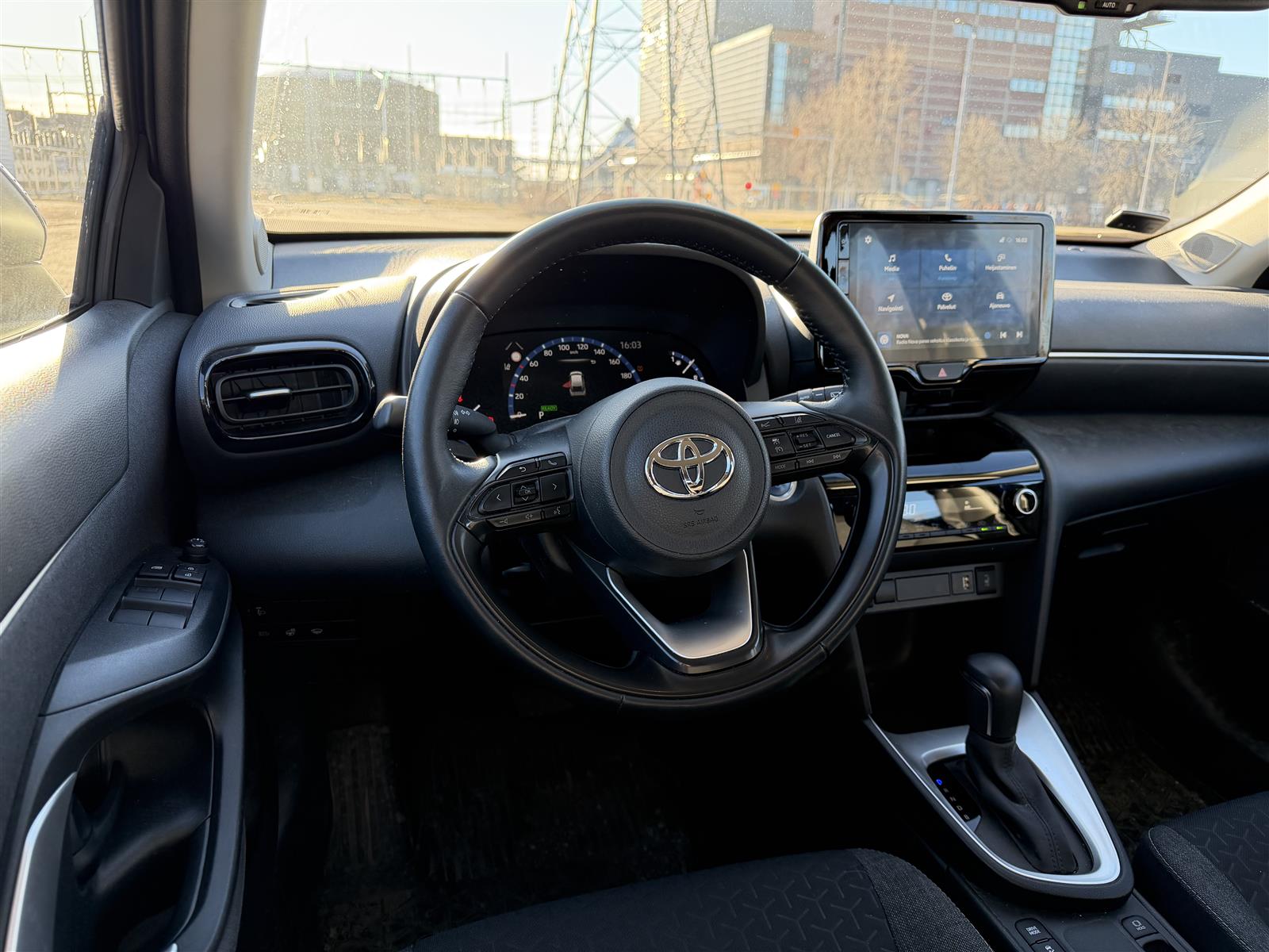 TOYOTA Yaris Cross 2023