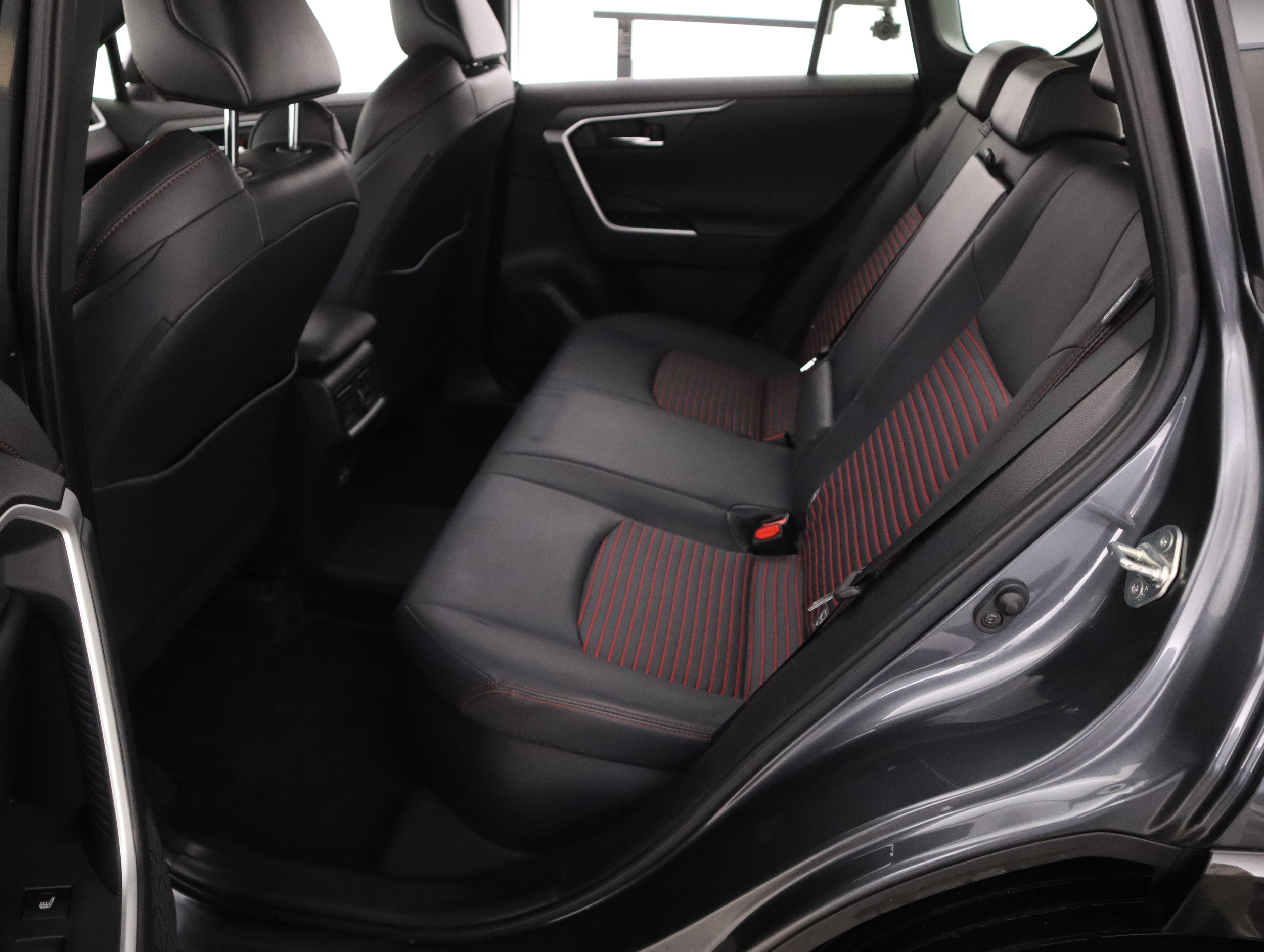TOYOTA RAV4 Plug-in 18