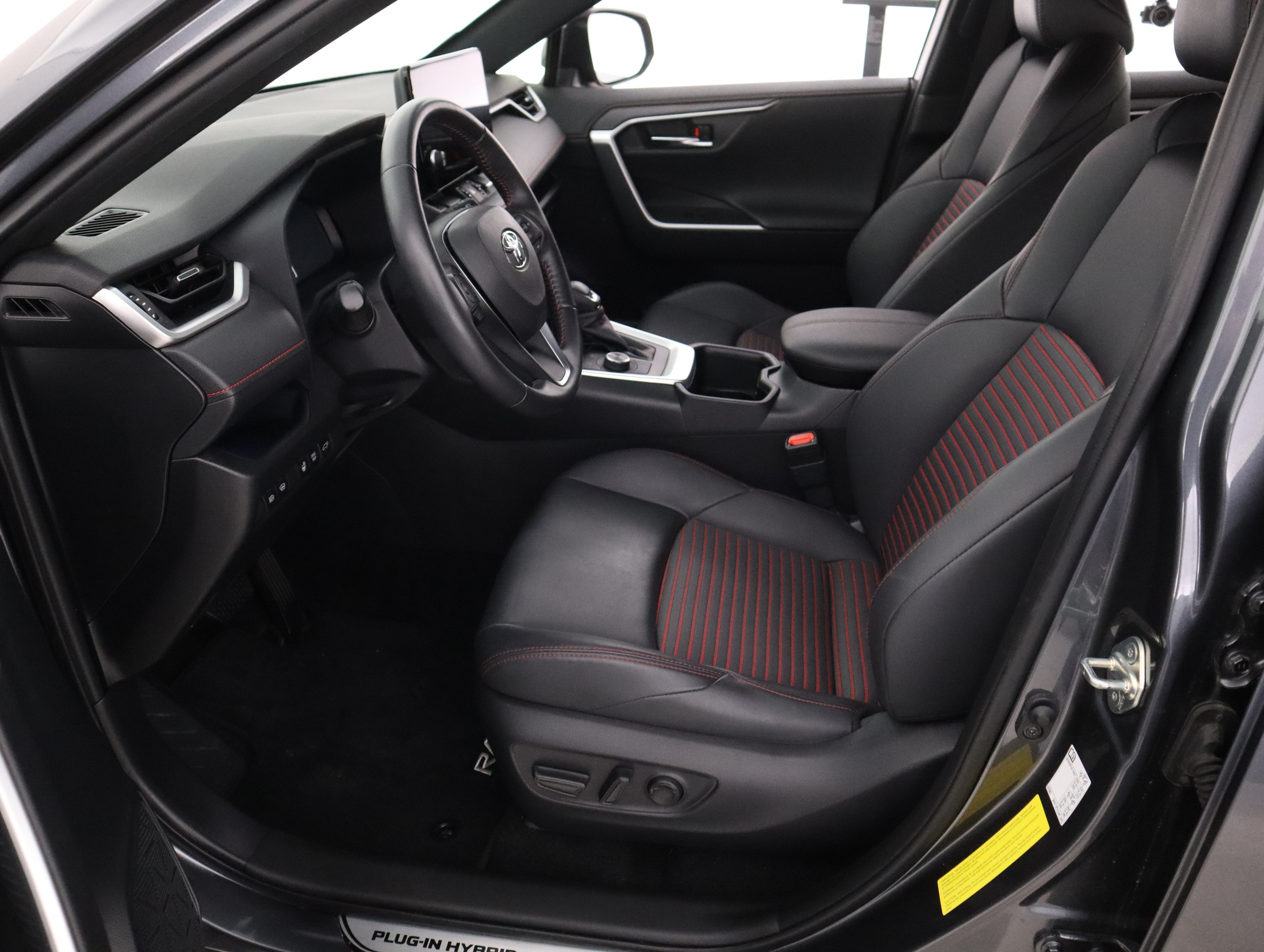 TOYOTA RAV4 Plug-in 19
