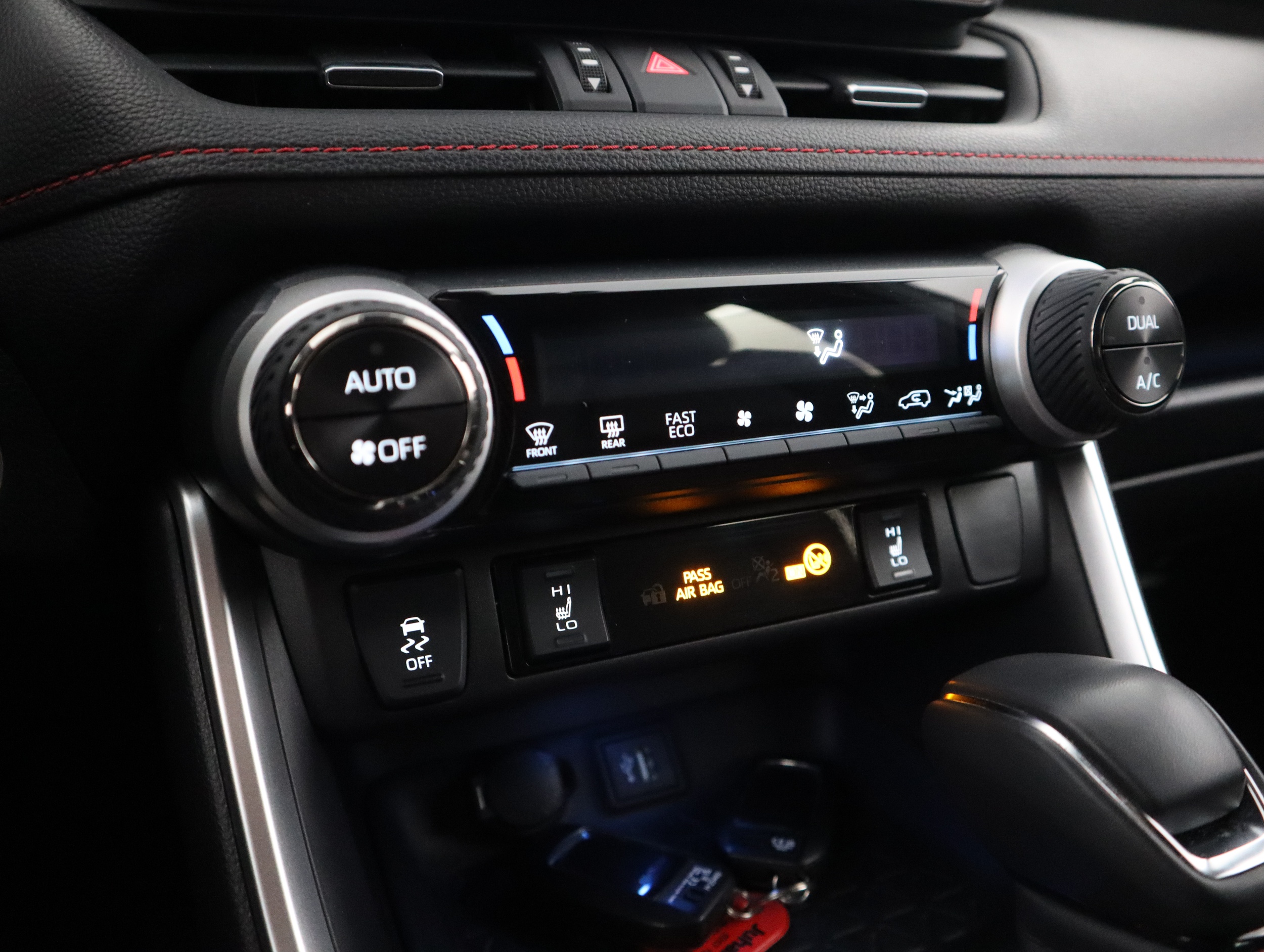 TOYOTA RAV4 Plug-in 27