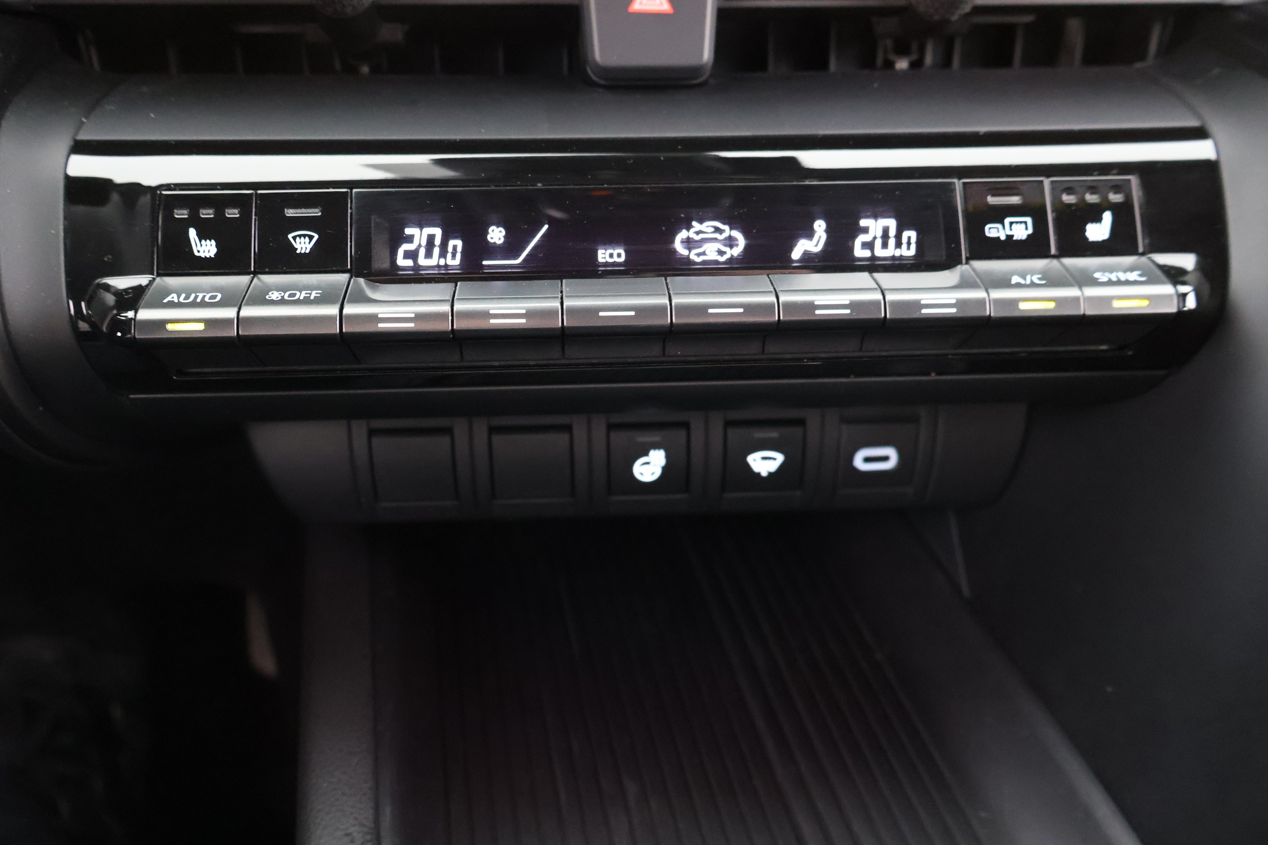 TOYOTA C-HR 2024