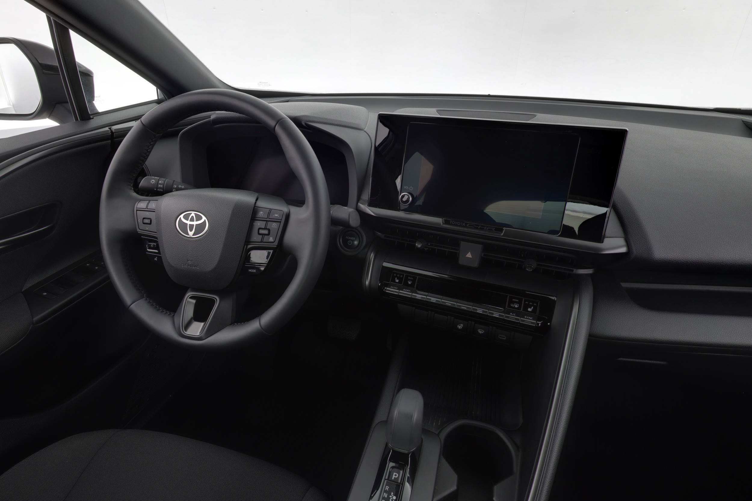 TOYOTA C-HR 2024